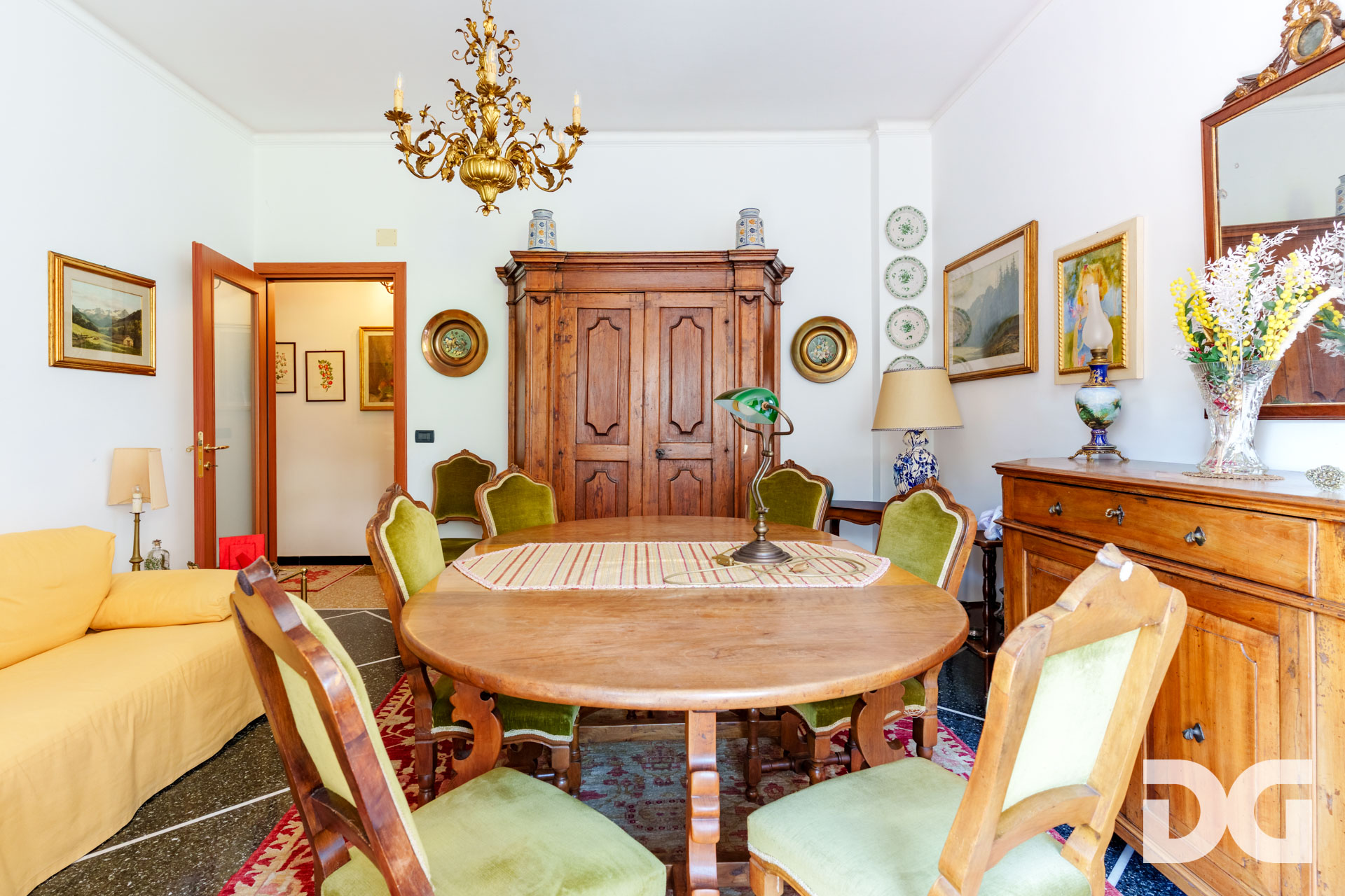Immobiliare Del Guasta CASTELLETTO – VIA DELPINO MQ. 110 CON BALCONE, VISTA PANORAMICA E BOX 