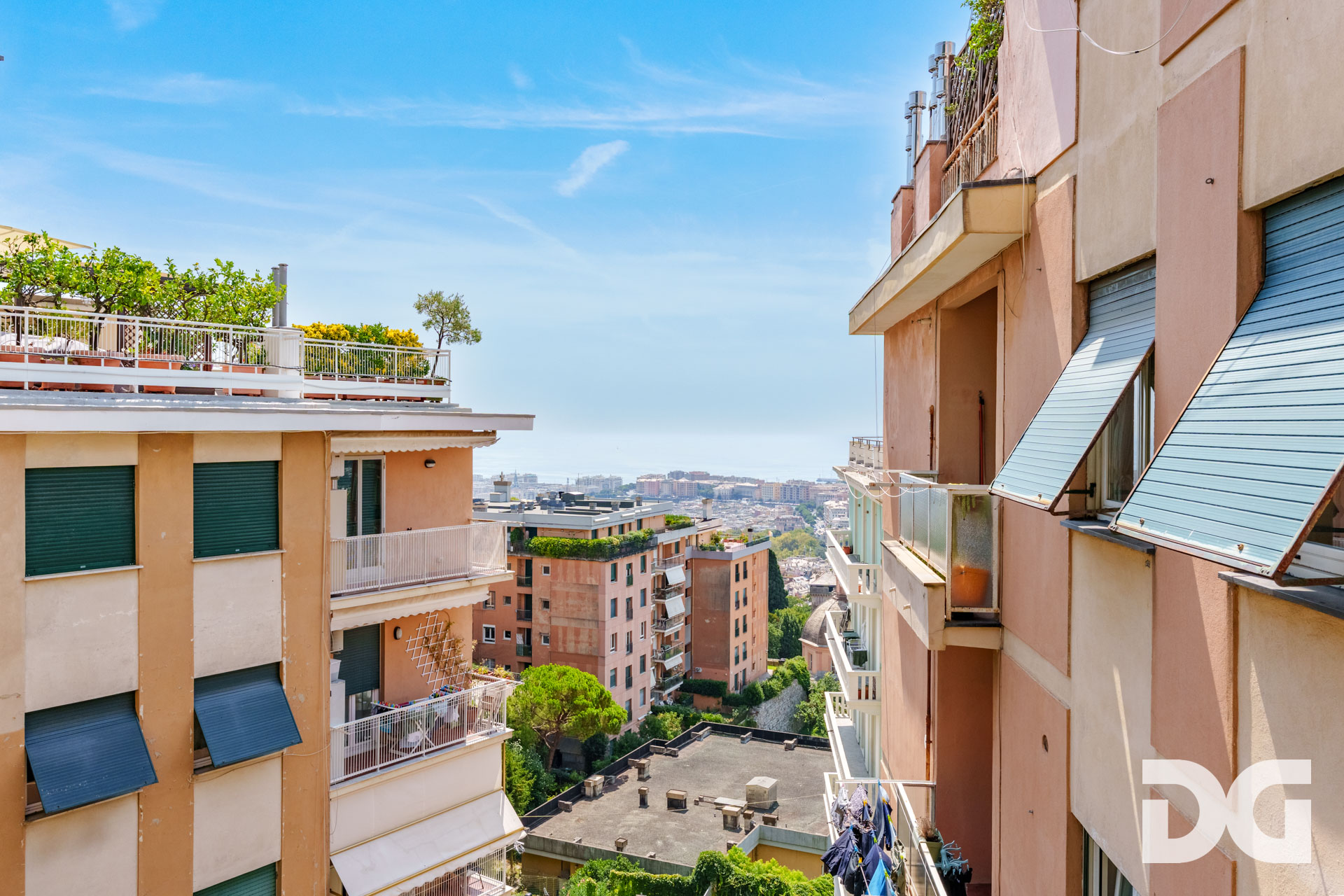 Immobiliare Del Guasta CASTELLETTO – VIA DELPINO MQ. 110 CON BALCONE, VISTA PANORAMICA E BOX 