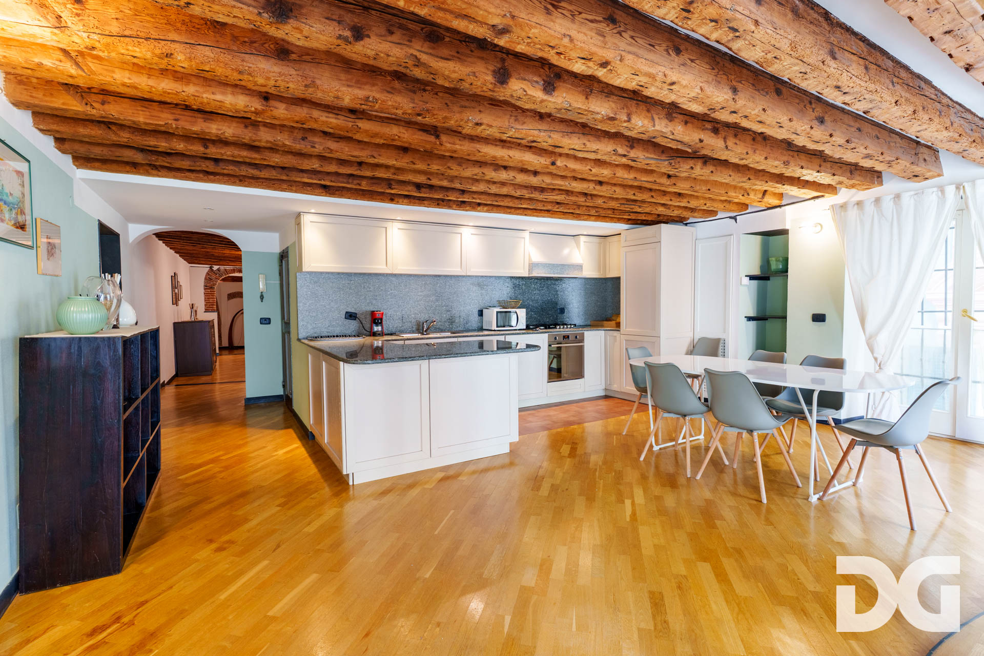 Immobiliare Del Guasta CENTROSTORICO – VIA SAN BERNARDO RISTRUTTURATI MQ. 180