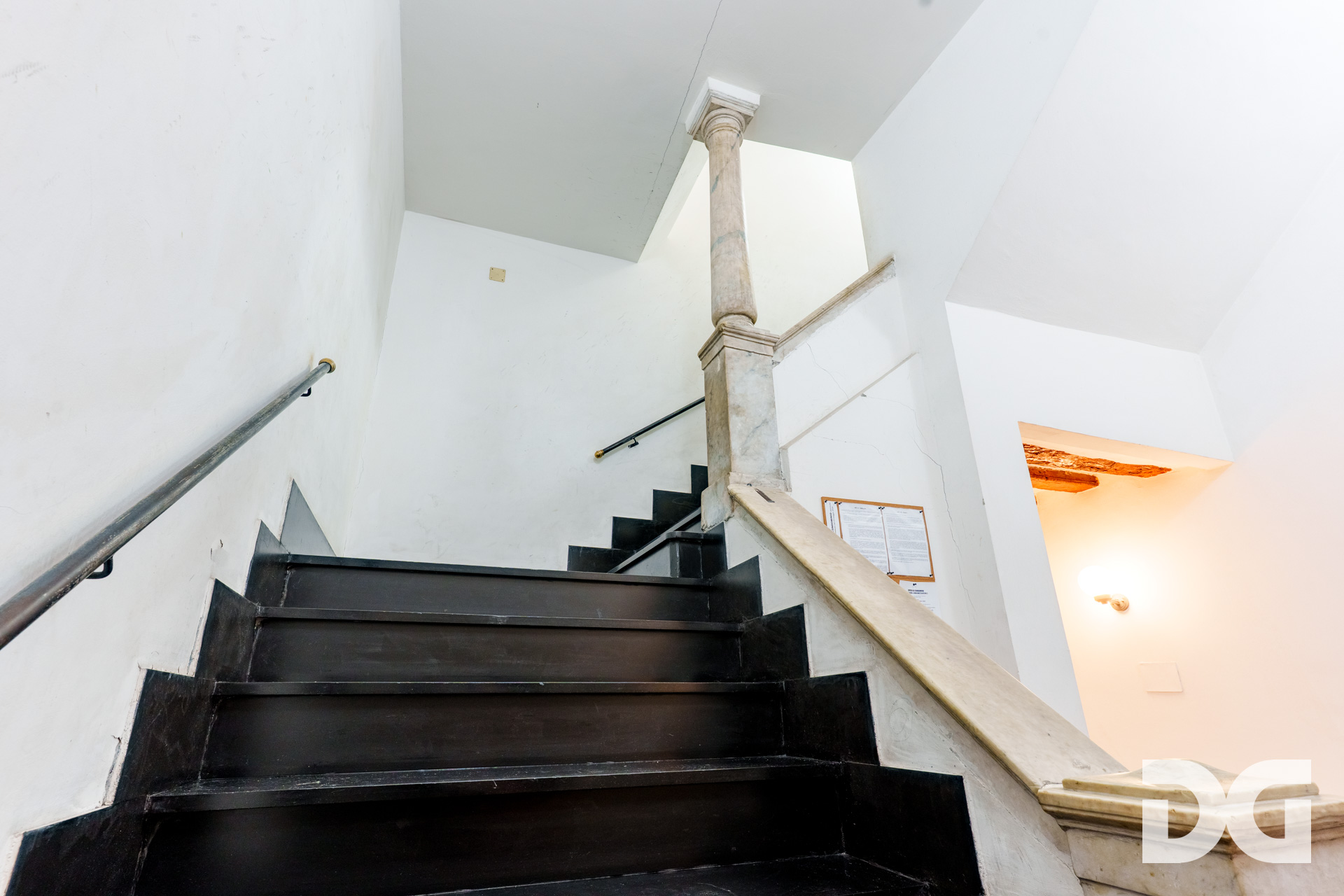 Immobiliare Del Guasta CENTROSTORICO – VIA SAN BERNARDO RISTRUTTURATI MQ. 180