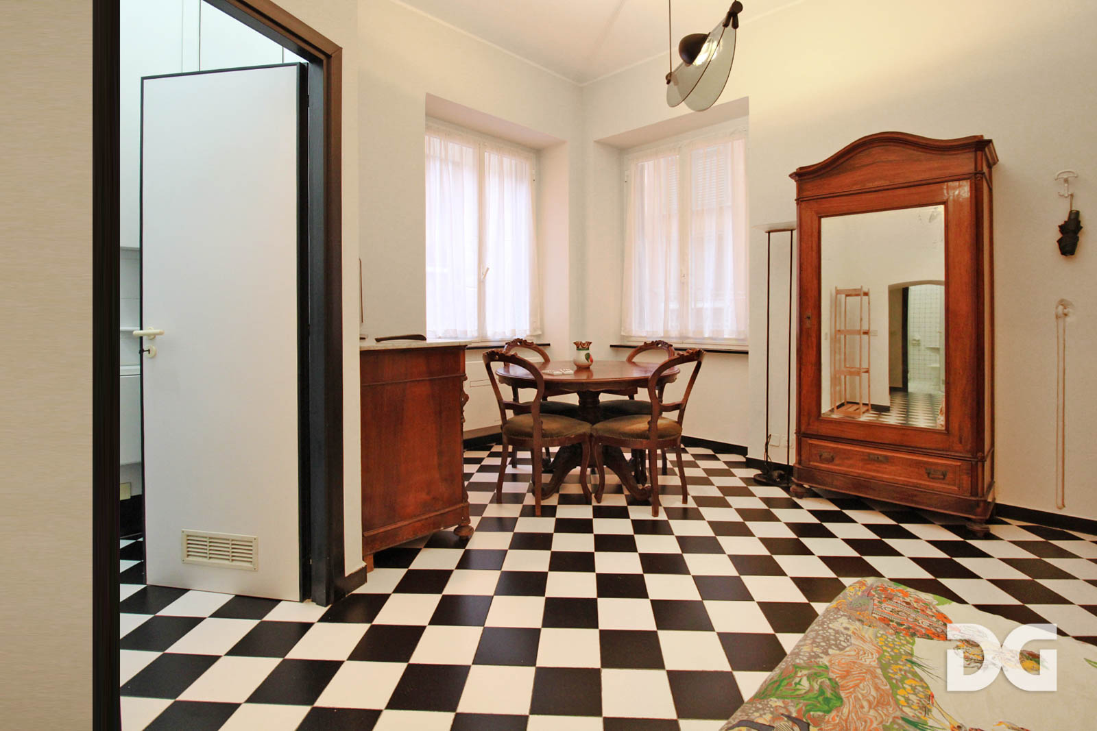 Immobiliare Del Guasta CENTRO STORICO ADIACENTE PIAZZA BANCHI – ARREDATI MQ. 58 