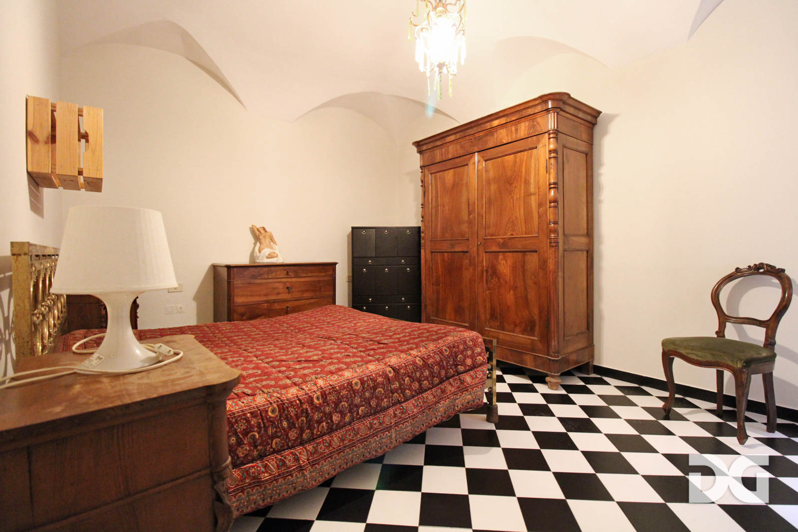 Immobiliare Del Guasta CENTRO STORICO ADIACENTE PIAZZA BANCHI – ARREDATI MQ. 58 