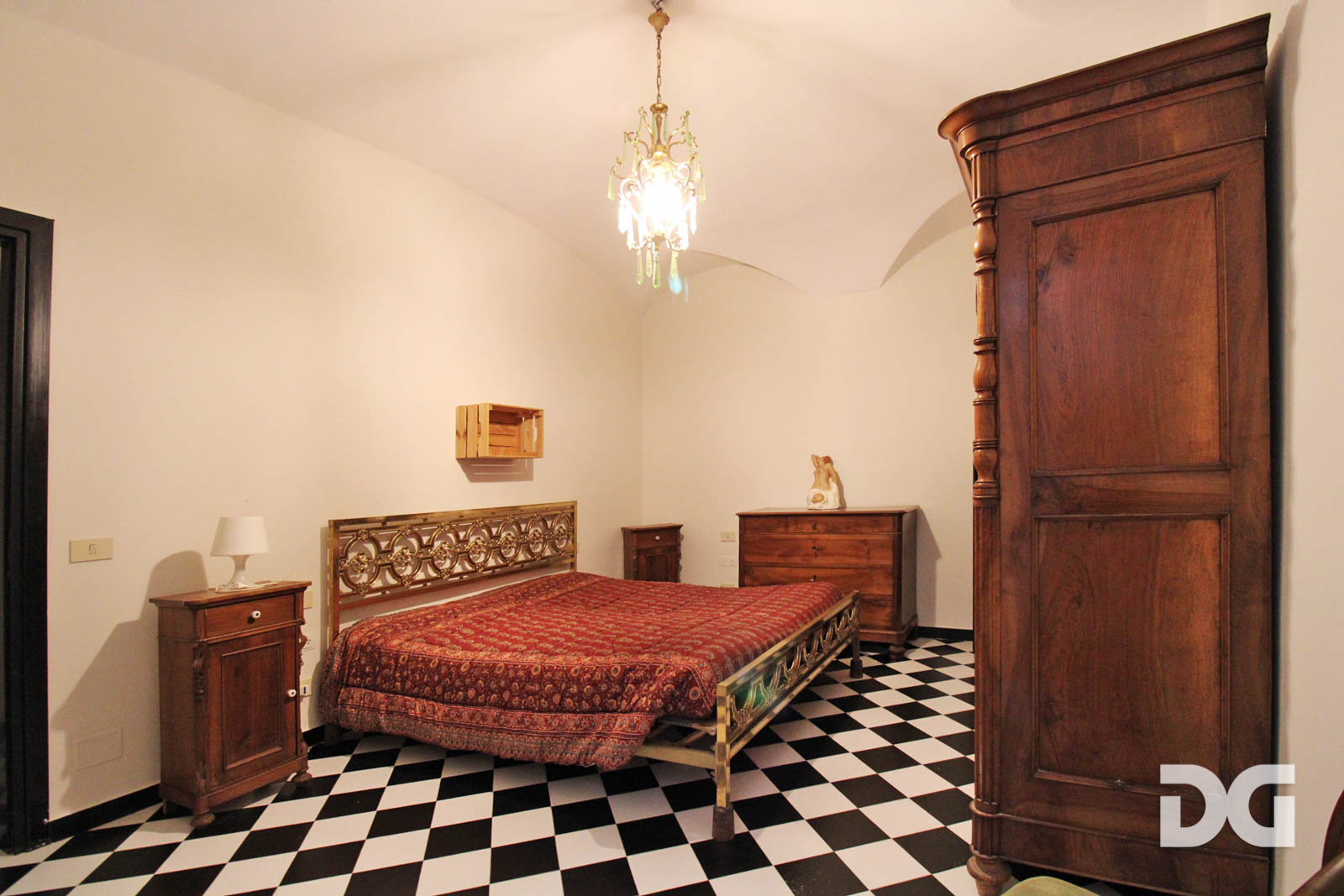 Immobiliare Del Guasta CENTRO STORICO ADIACENTE PIAZZA BANCHI – ARREDATI MQ. 58 