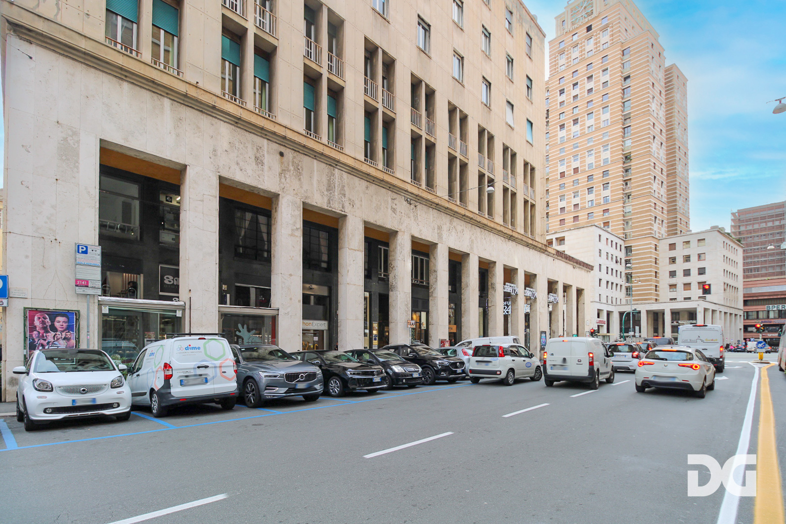 Immobiliare Del Guasta VIA CECCARDI – NEGOZIO MQ. 40 PLURIVETRINATO