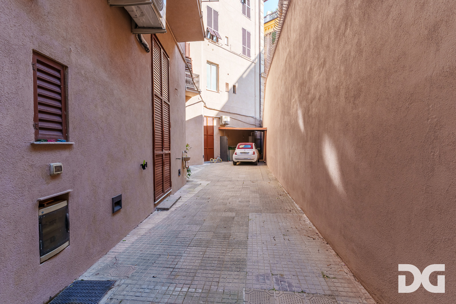 Immobiliare Del Guasta CENTRO – VIA ASSAROTTI PRESTIGIOSI MQ. 388 CON PARCHEGGI 