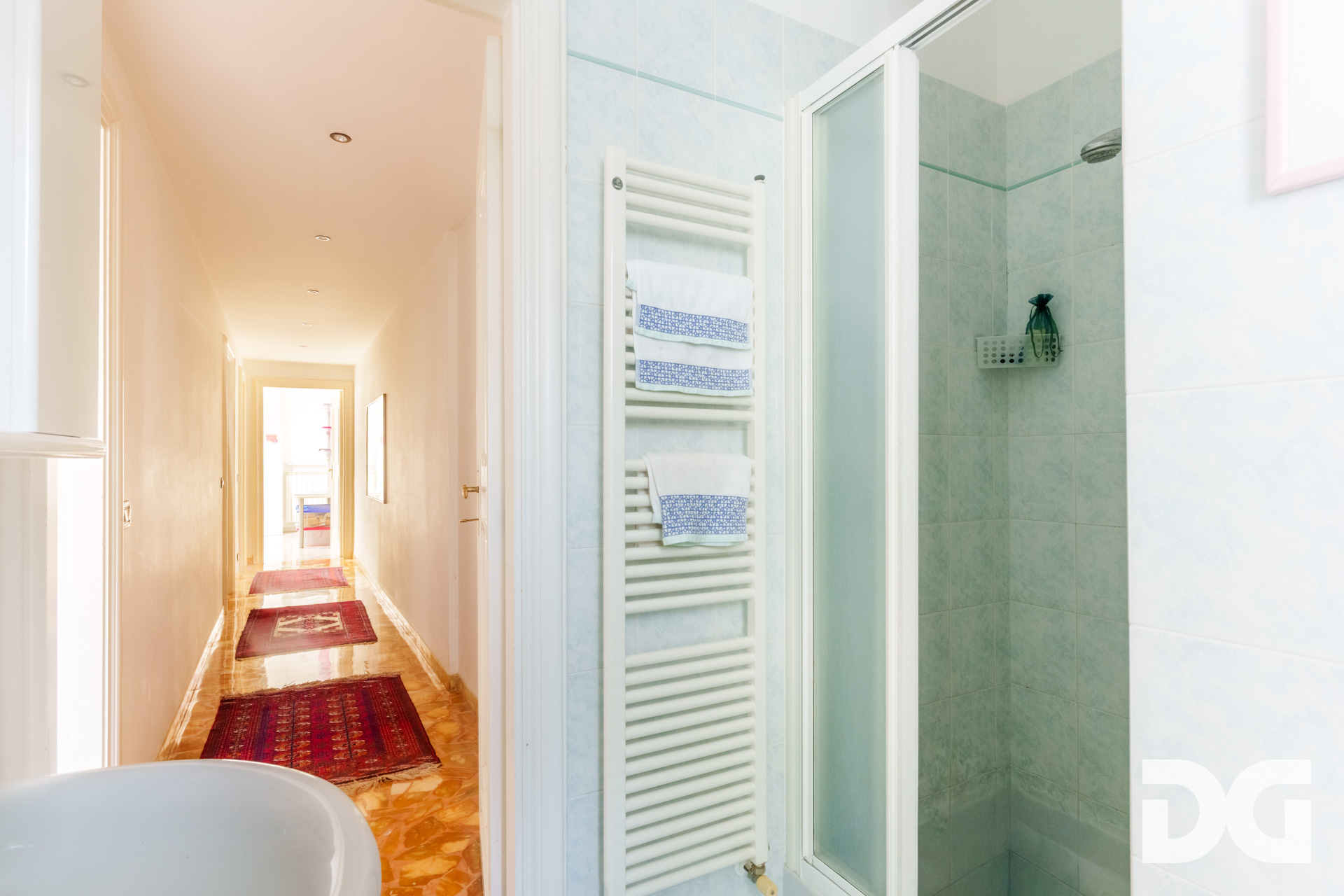 Immobiliare Del Guasta RIGHI – VIA DOMENICO CHIODO signorili mq 174 VISTA MARE con GIARDINO-TERRAZZO - POSTO AUTO - CANTINA