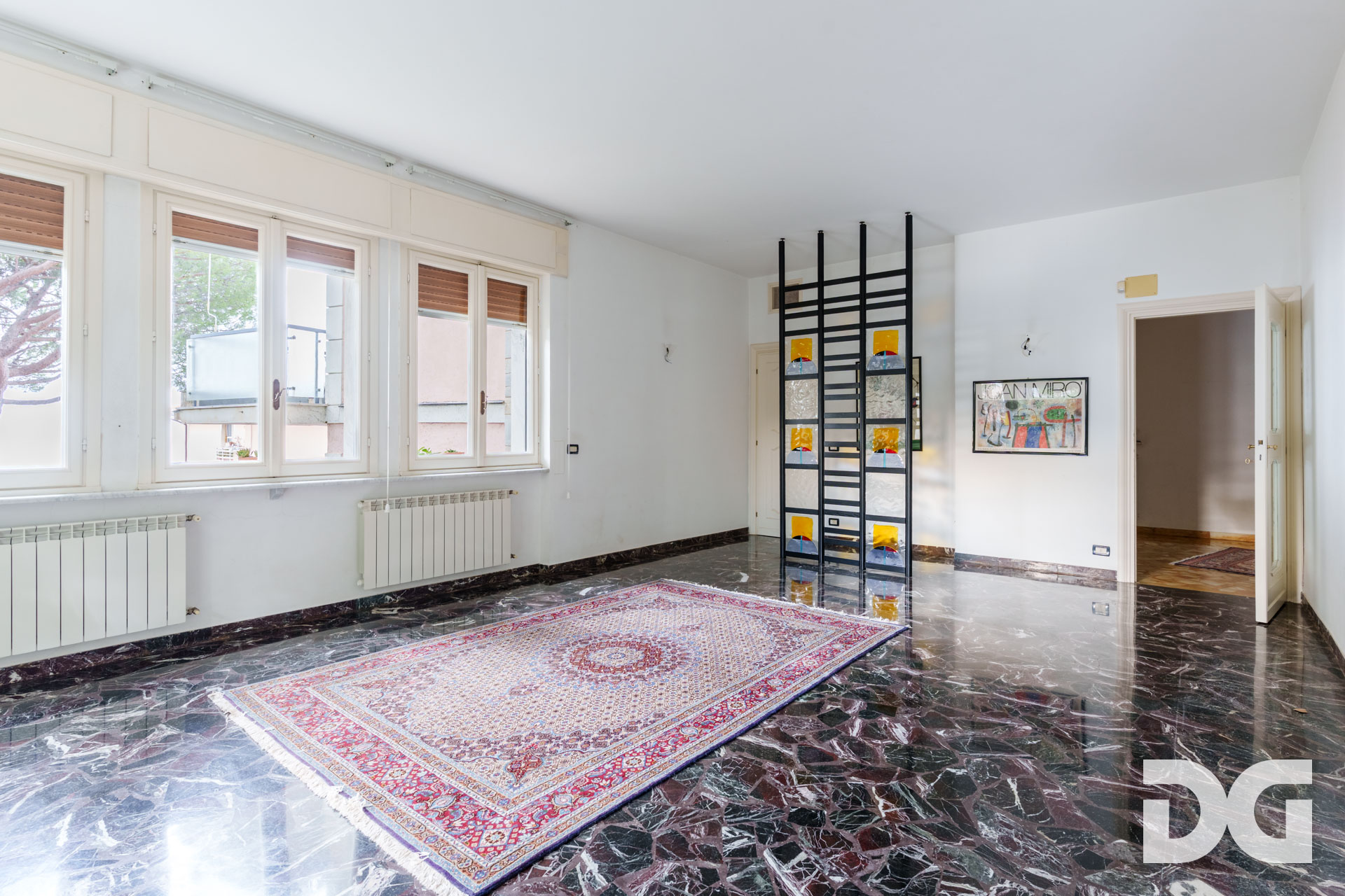 Immobiliare Del Guasta RIGHI – VIA DOMENICO CHIODO signorili mq 174 VISTA MARE con GIARDINO-TERRAZZO - POSTO AUTO - CANTINA