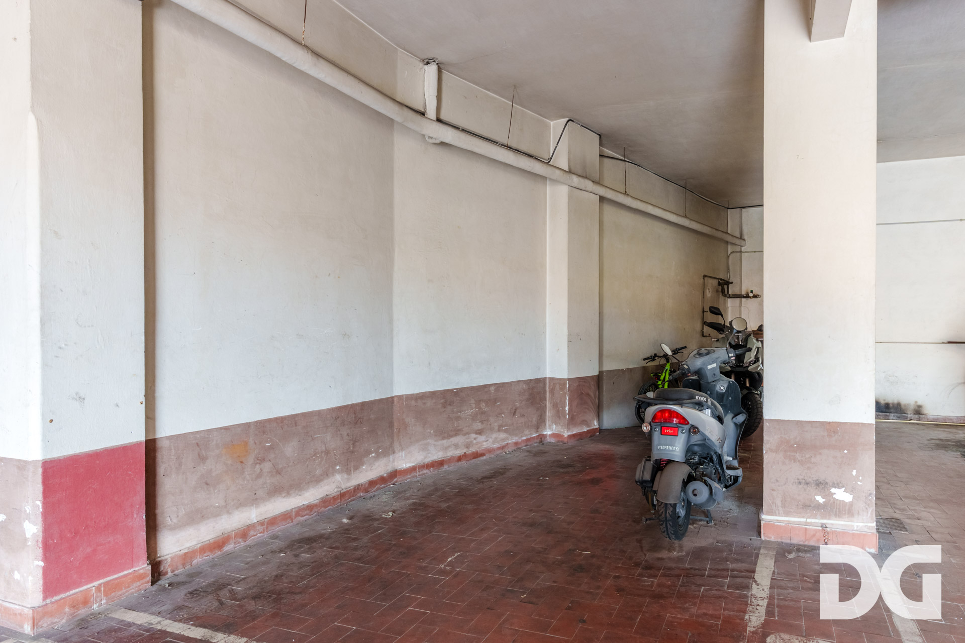 Immobiliare Del Guasta RIGHI – VIA DOMENICO CHIODO signorili mq 174 VISTA MARE con GIARDINO-TERRAZZO - POSTO AUTO - CANTINA
