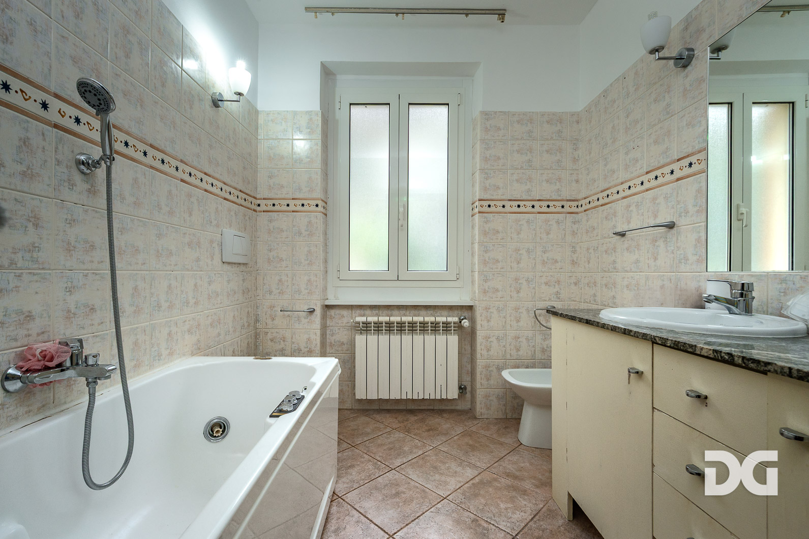 Immobiliare Del Guasta VIA STRUPPA – CASA INDIPENDENTE MQ. 224 CON GIARDINO CARRABILE E BOX 
