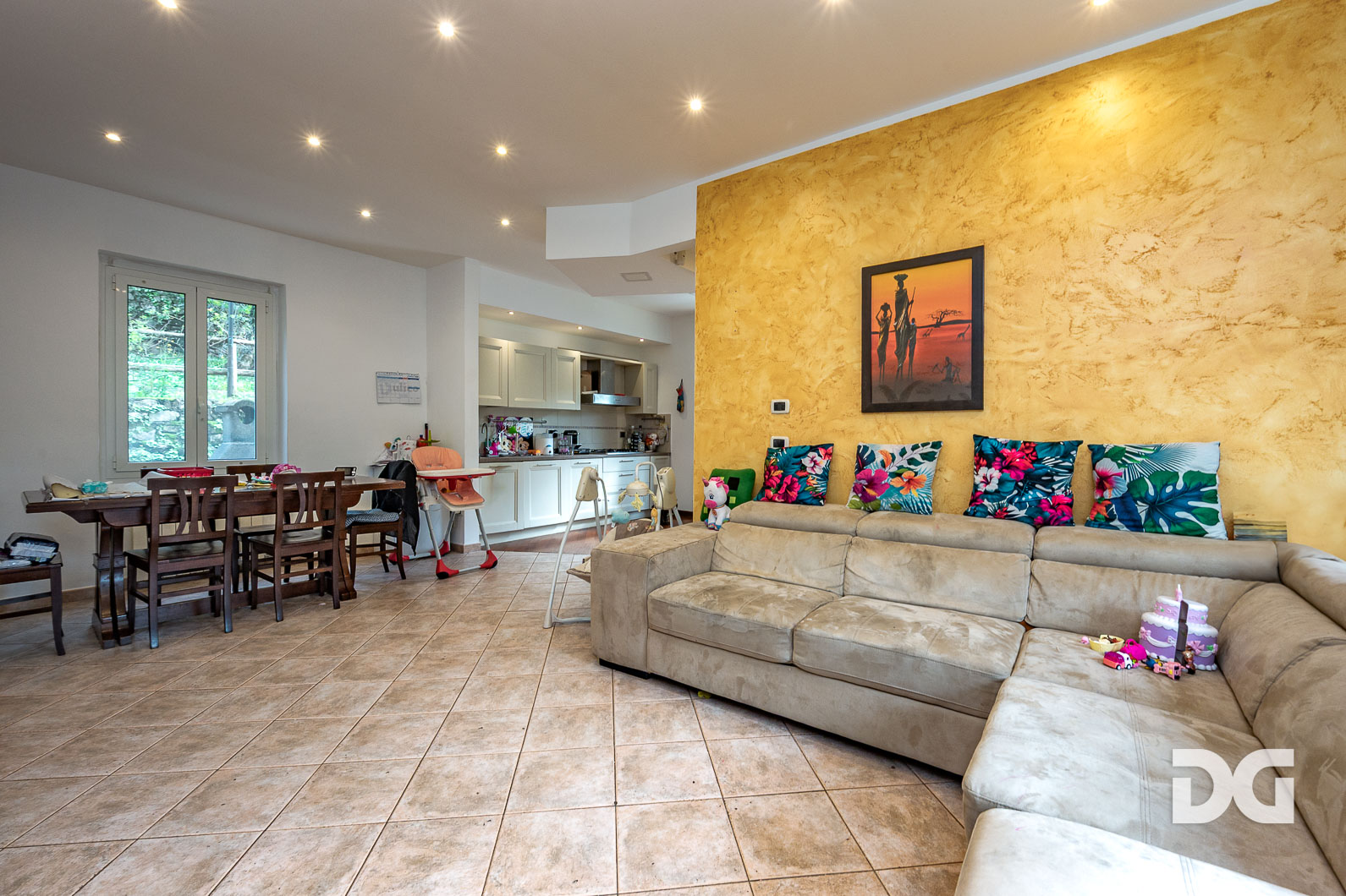 Immobiliare Del Guasta VIA STRUPPA – CASA INDIPENDENTE MQ. 224 CON GIARDINO CARRABILE E BOX 