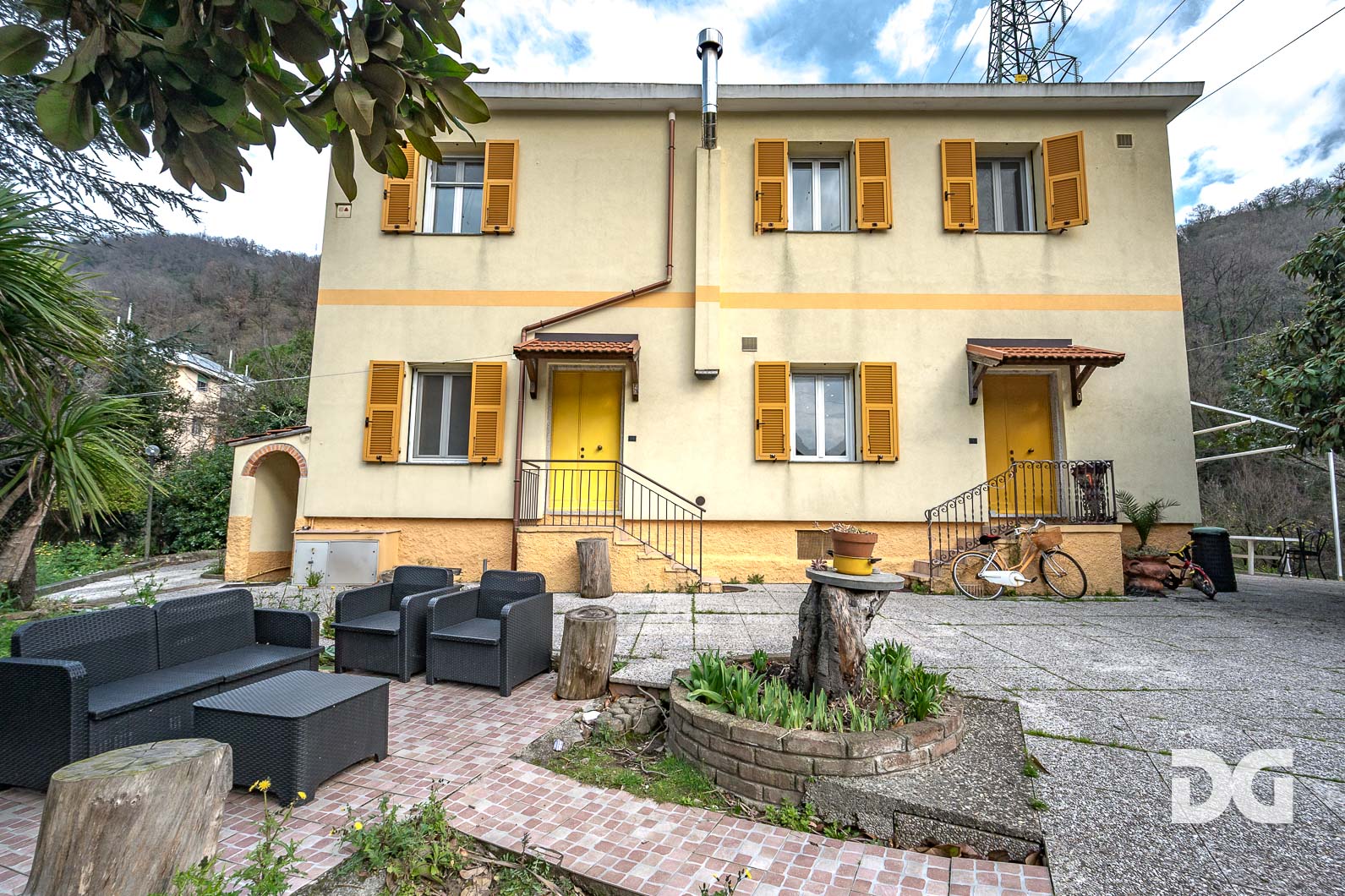 Immobiliare Del Guasta VIA STRUPPA – CASA INDIPENDENTE MQ. 224 CON GIARDINO CARRABILE E BOX 