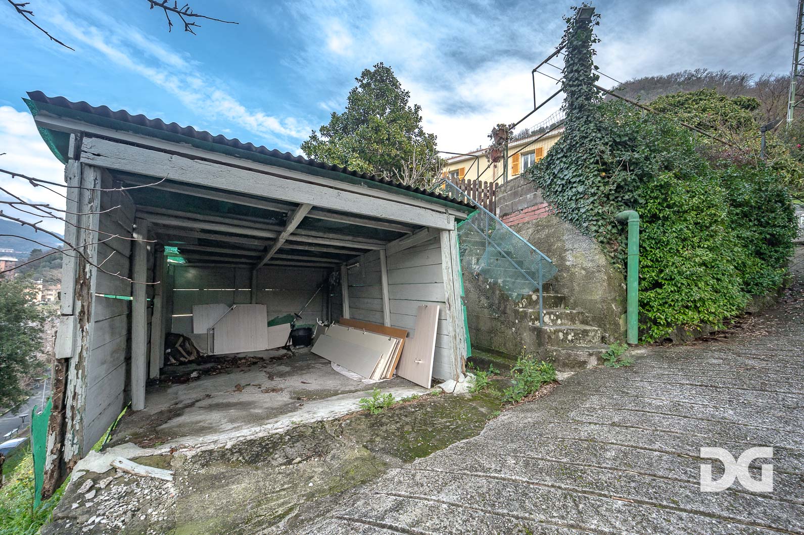 Immobiliare Del Guasta VIA STRUPPA – CASA INDIPENDENTE MQ. 224 CON GIARDINO CARRABILE E BOX 