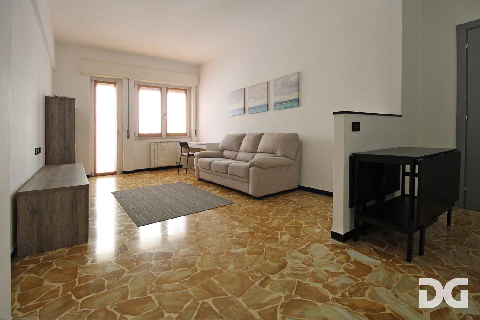 Immobiliare Del Guasta OREGINA – VIA VESUVIO RISTRUTTURATI MQ. 79 CON POGGIOLATE