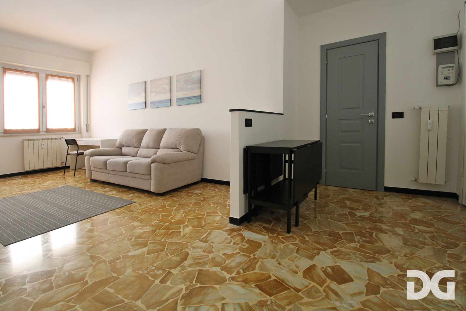 Immobiliare Del Guasta OREGINA – VIA VESUVIO RISTRUTTURATI MQ. 79 CON POGGIOLATE