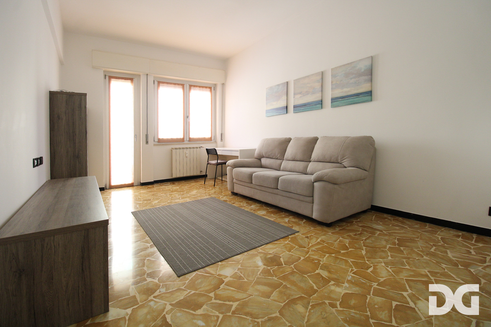 Immobiliare Del Guasta OREGINA – VIA VESUVIO RISTRUTTURATI MQ. 79 CON POGGIOLATE