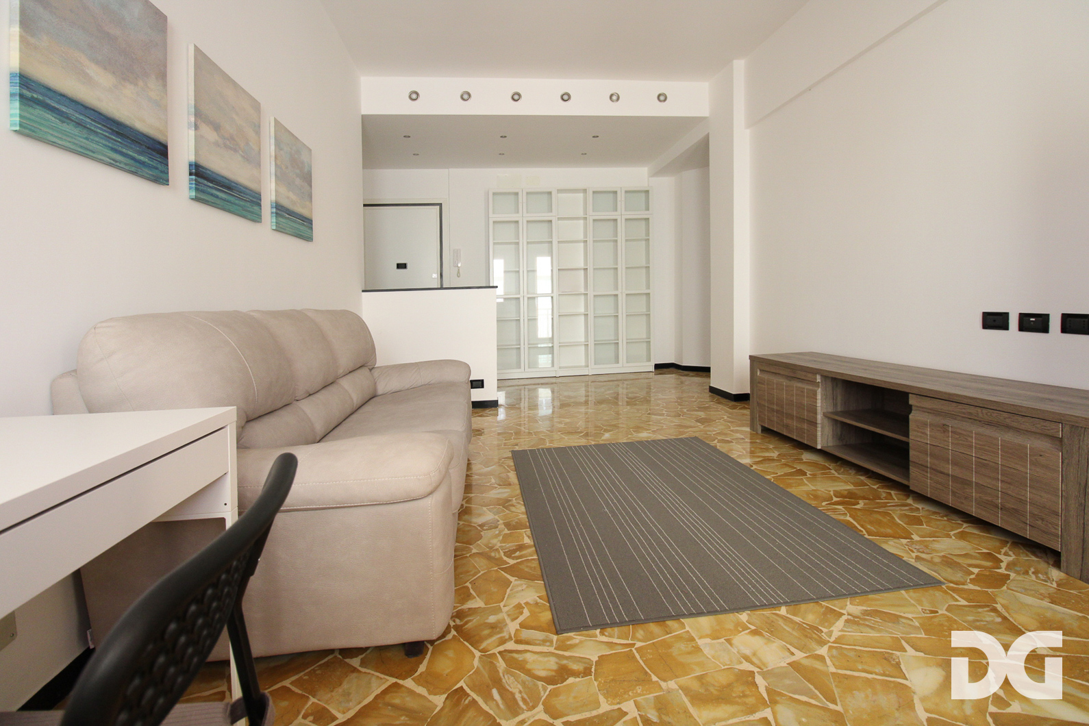 Immobiliare Del Guasta OREGINA – VIA VESUVIO RISTRUTTURATI MQ. 79 CON POGGIOLATE