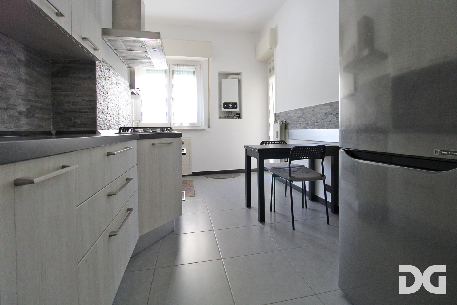 Immobiliare Del Guasta OREGINA – VIA VESUVIO RISTRUTTURATI MQ. 79 CON POGGIOLATE