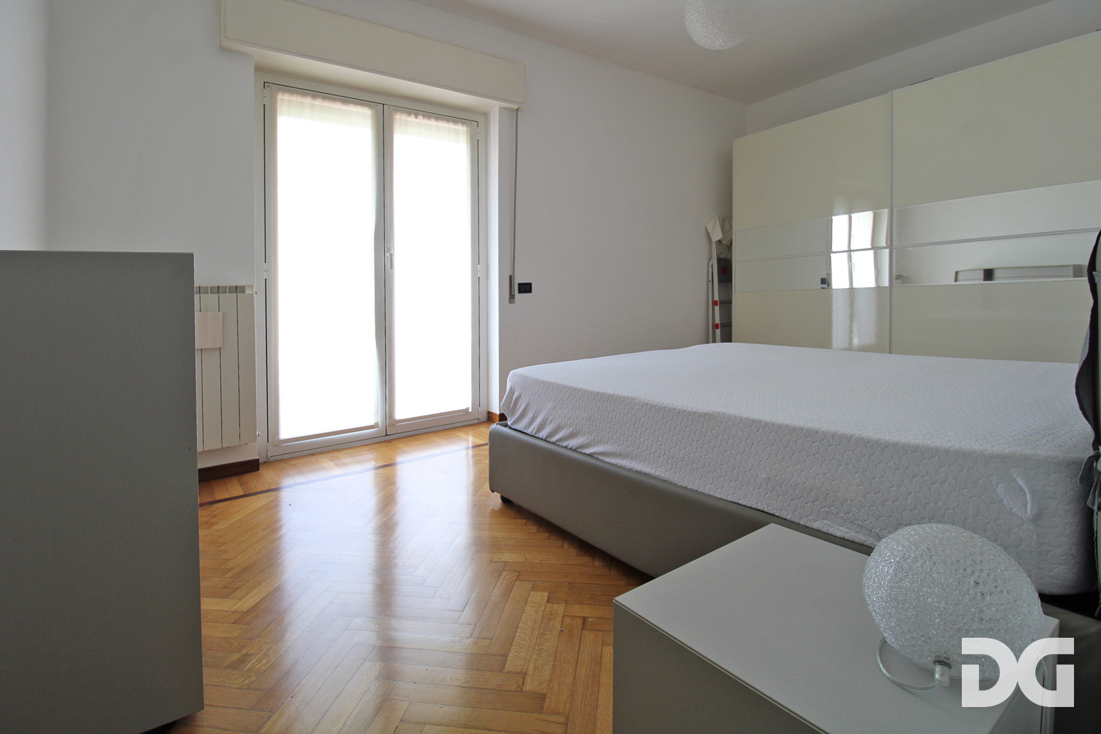 Immobiliare Del Guasta OREGINA – VIA VESUVIO RISTRUTTURATI MQ. 79 CON POGGIOLATE