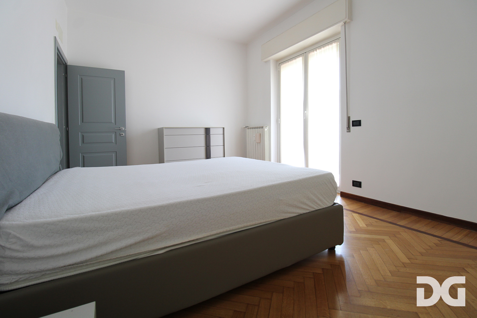 Immobiliare Del Guasta OREGINA – VIA VESUVIO RISTRUTTURATI MQ. 79 CON POGGIOLATE