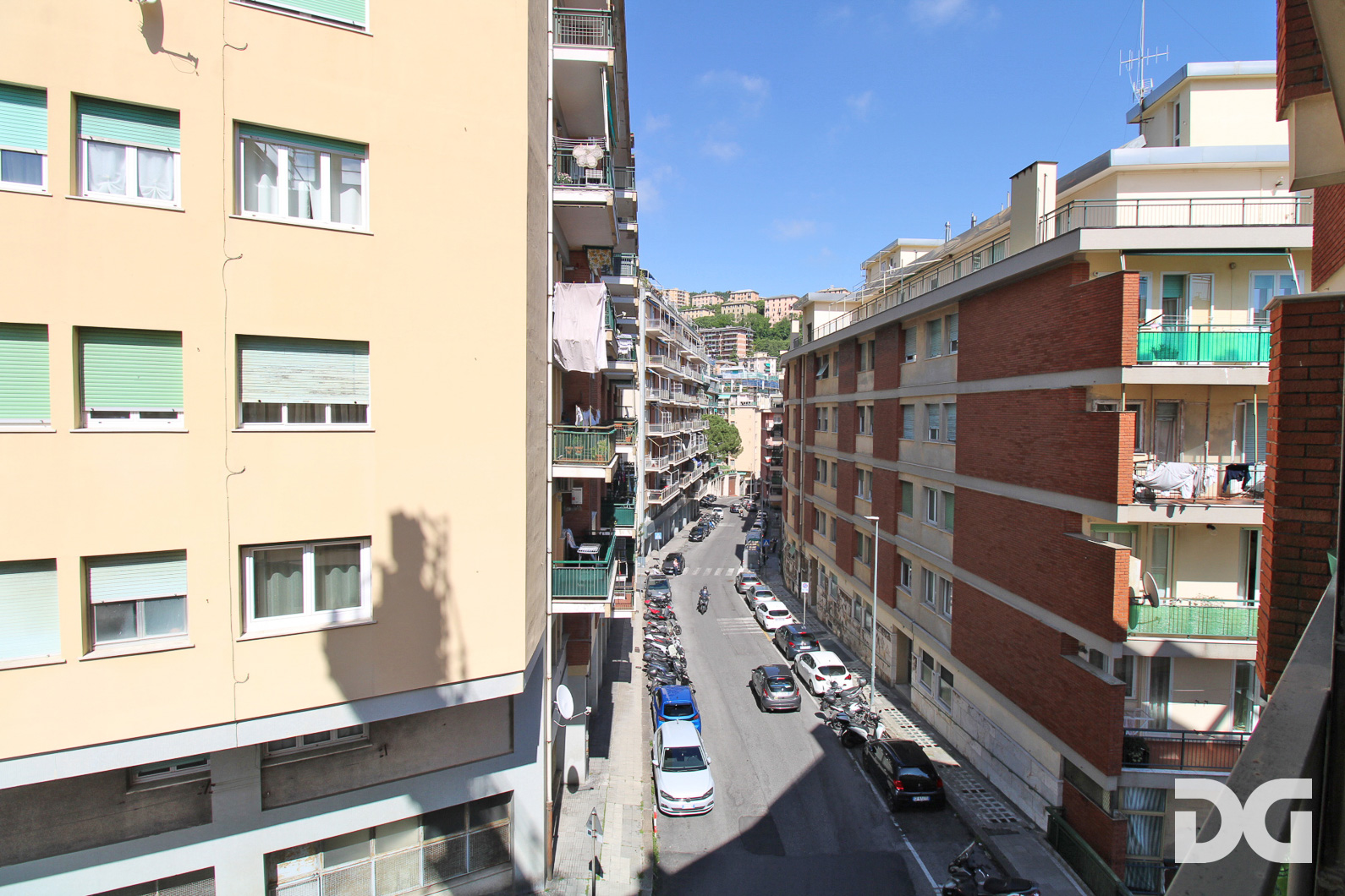 Immobiliare Del Guasta OREGINA – VIA VESUVIO RISTRUTTURATI MQ. 79 CON POGGIOLATE