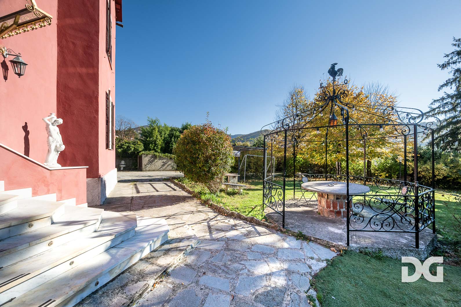 Immobiliare Del Guasta VILLA UNIFAMILIARE CON PISCINA 