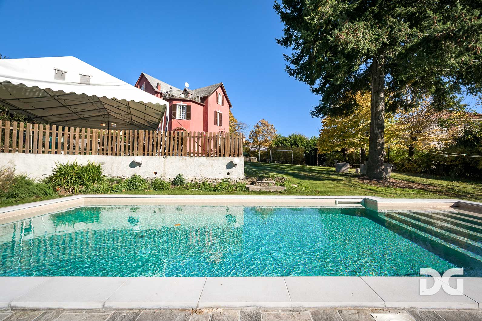 Immobiliare Del Guasta VILLA UNIFAMILIARE CON PISCINA 