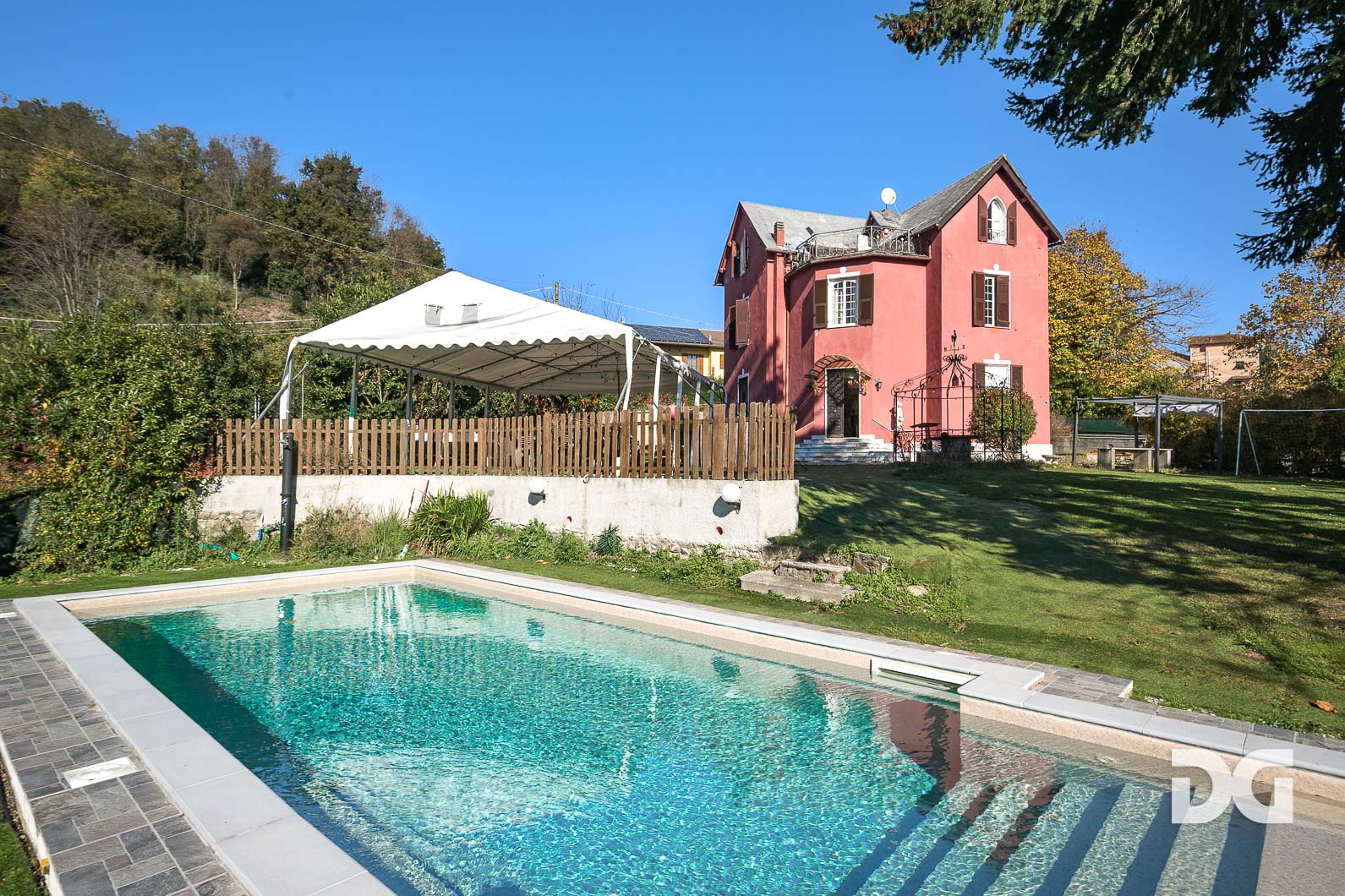 Immobiliare Del Guasta VILLA UNIFAMILIARE CON PISCINA 