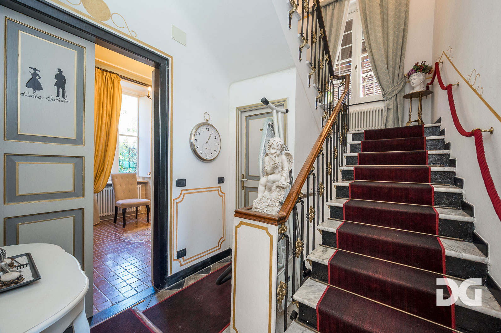 Immobiliare Del Guasta VILLA UNIFAMILIARE CON PISCINA 