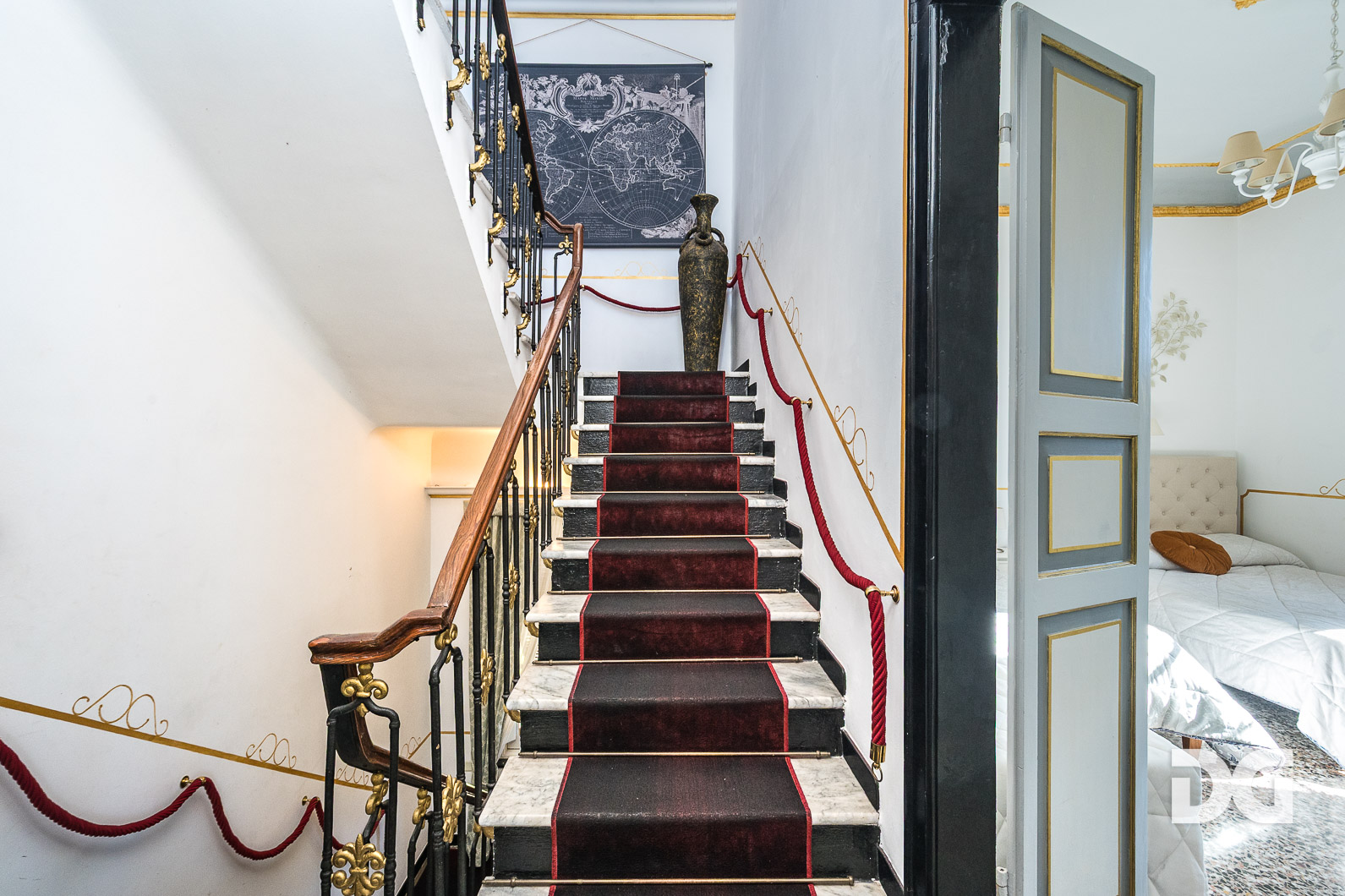 Immobiliare Del Guasta VILLA UNIFAMILIARE CON PISCINA 