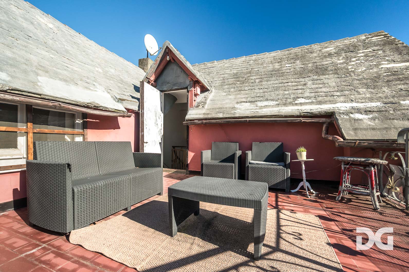 Immobiliare Del Guasta VILLA UNIFAMILIARE CON PISCINA 