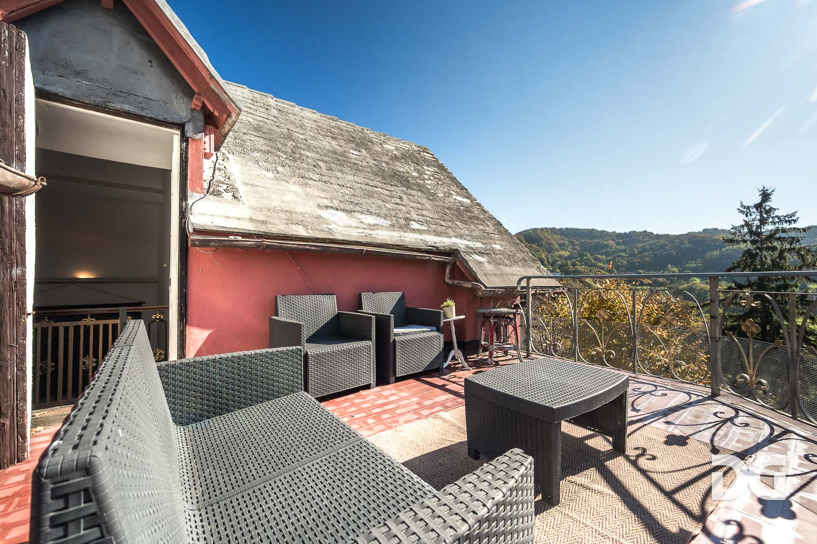 Immobiliare Del Guasta VILLA UNIFAMILIARE CON PISCINA 