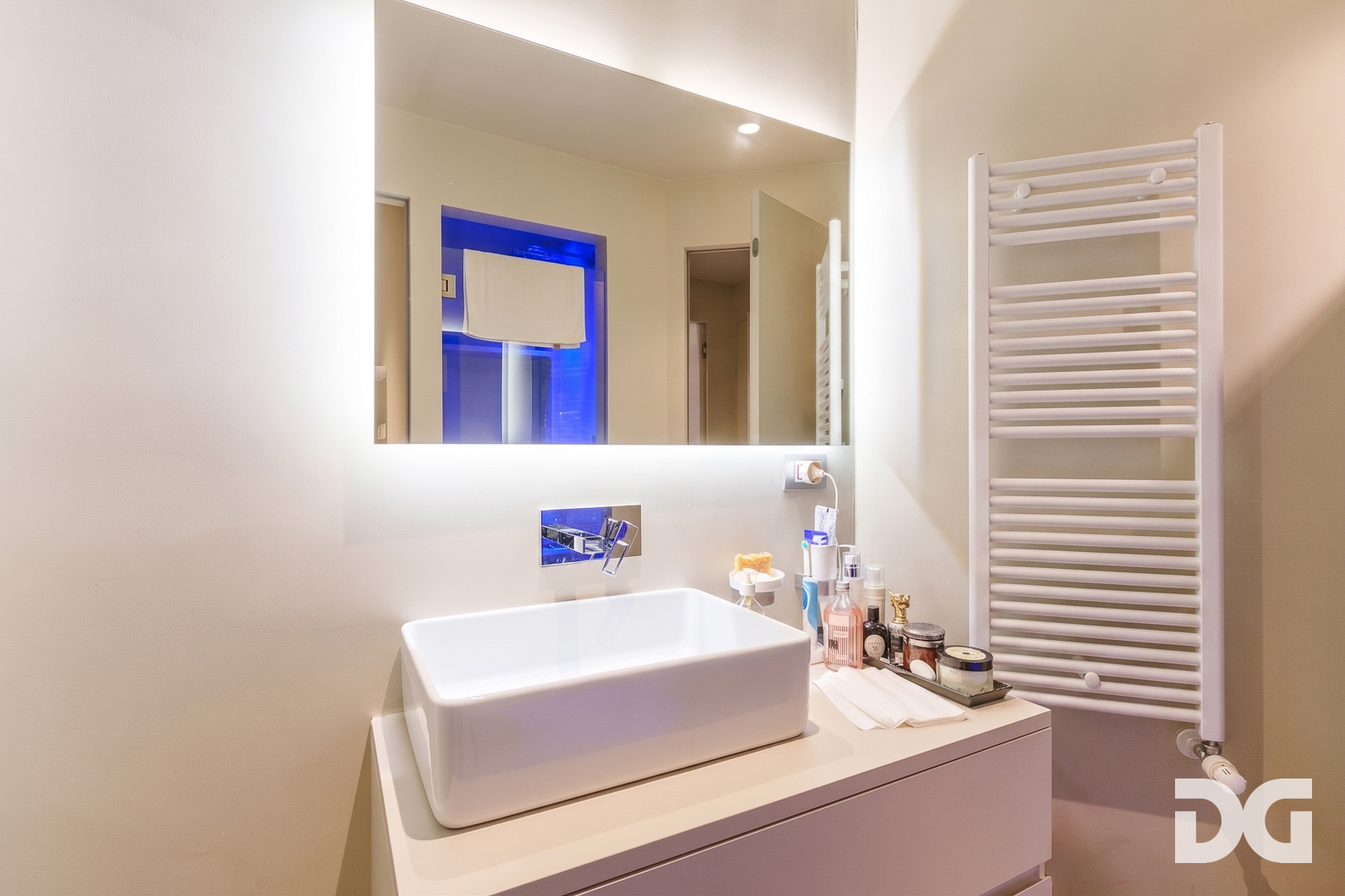 Immobiliare Del Guasta CARIGNANO – CORSO AURELIO SAFFI RISTRUTTURATI MQ.70 VISTA MARE