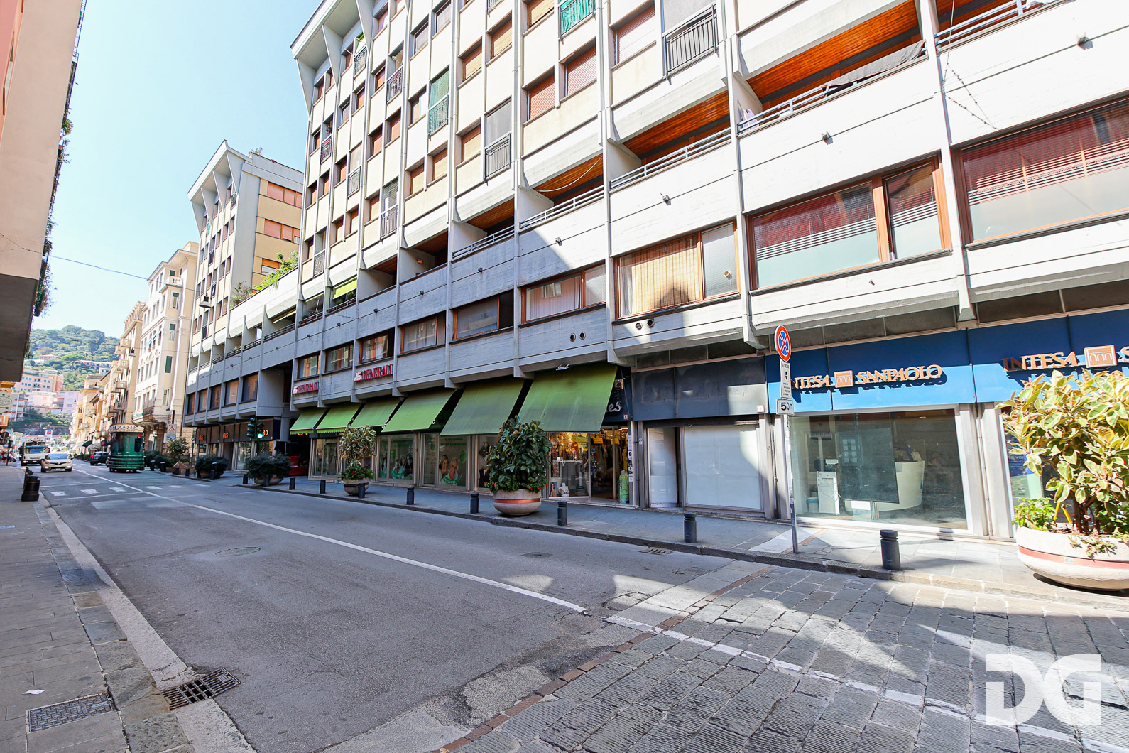 Immobiliare Del Guasta RAPALLO – LOCALE COMMERCIALE MQ. 30