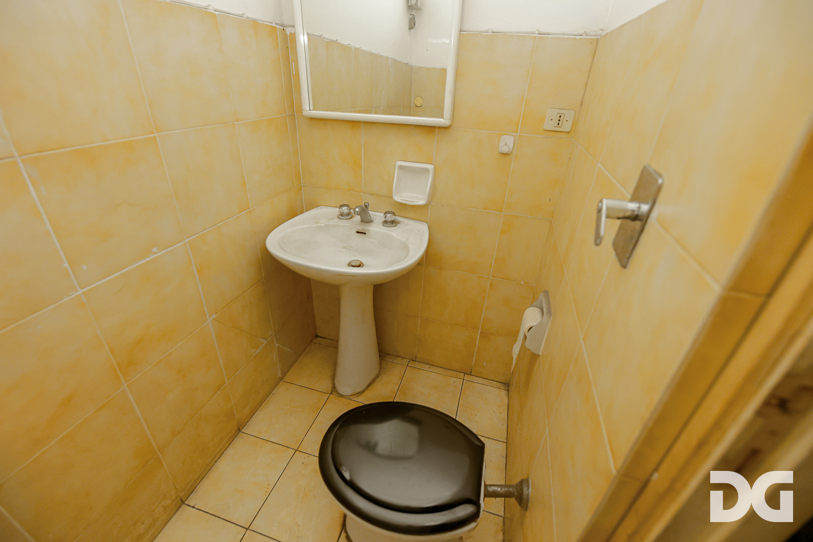 Immobiliare Del Guasta RAPALLO – LOCALE COMMERCIALE MQ. 30