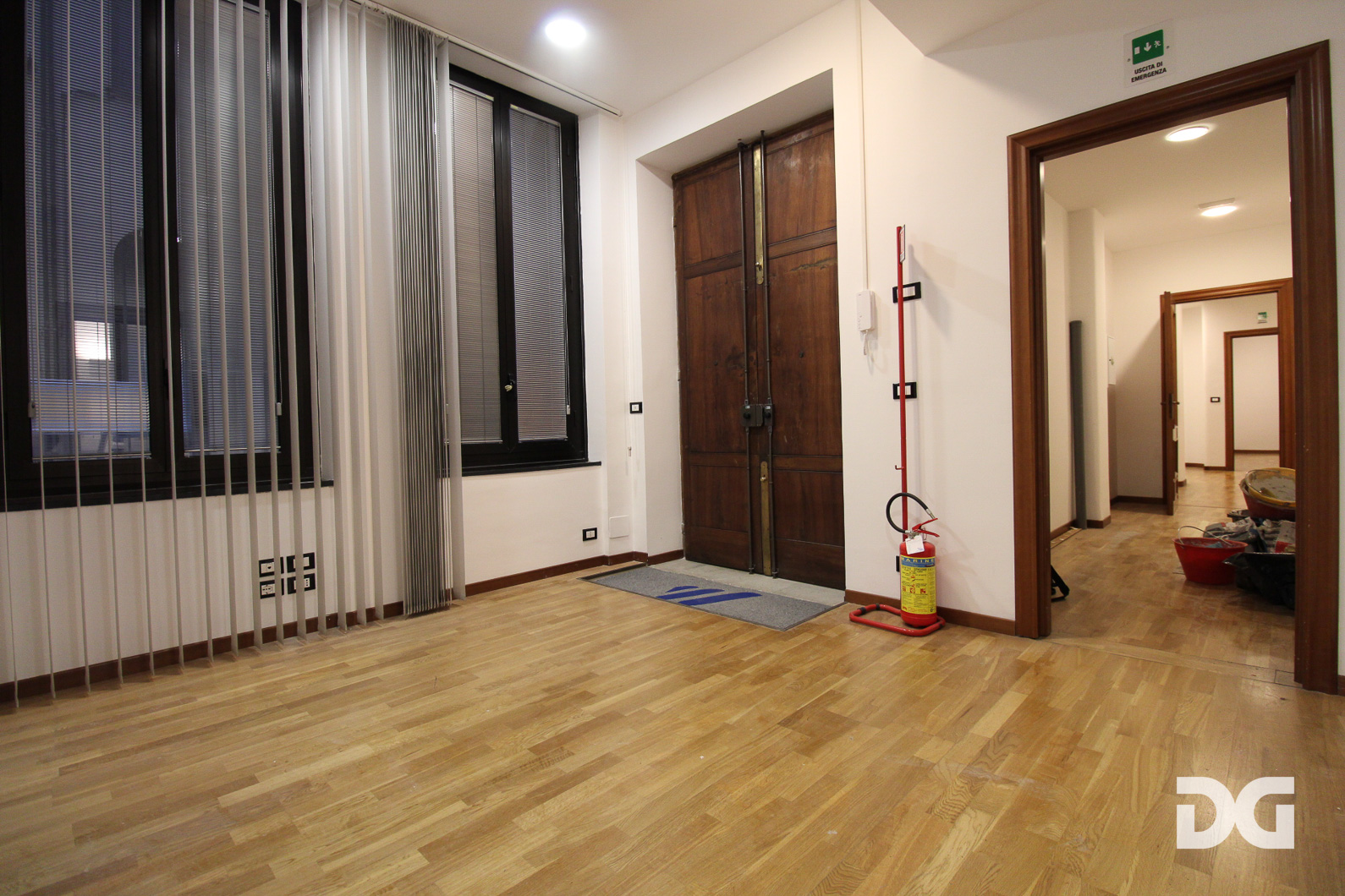 Immobiliare Del Guasta CENTRO VIA XX SETTEMBRE – UFFICIO MQ. 200 IN PERFETTO STATO 