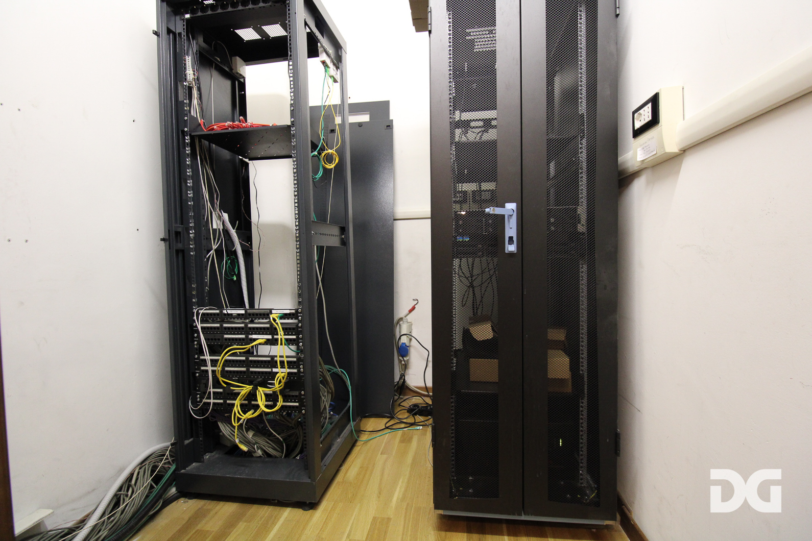 Immobiliare Del Guasta CENTRO VIA XX SETTEMBRE – UFFICIO MQ. 200 IN PERFETTO STATO 