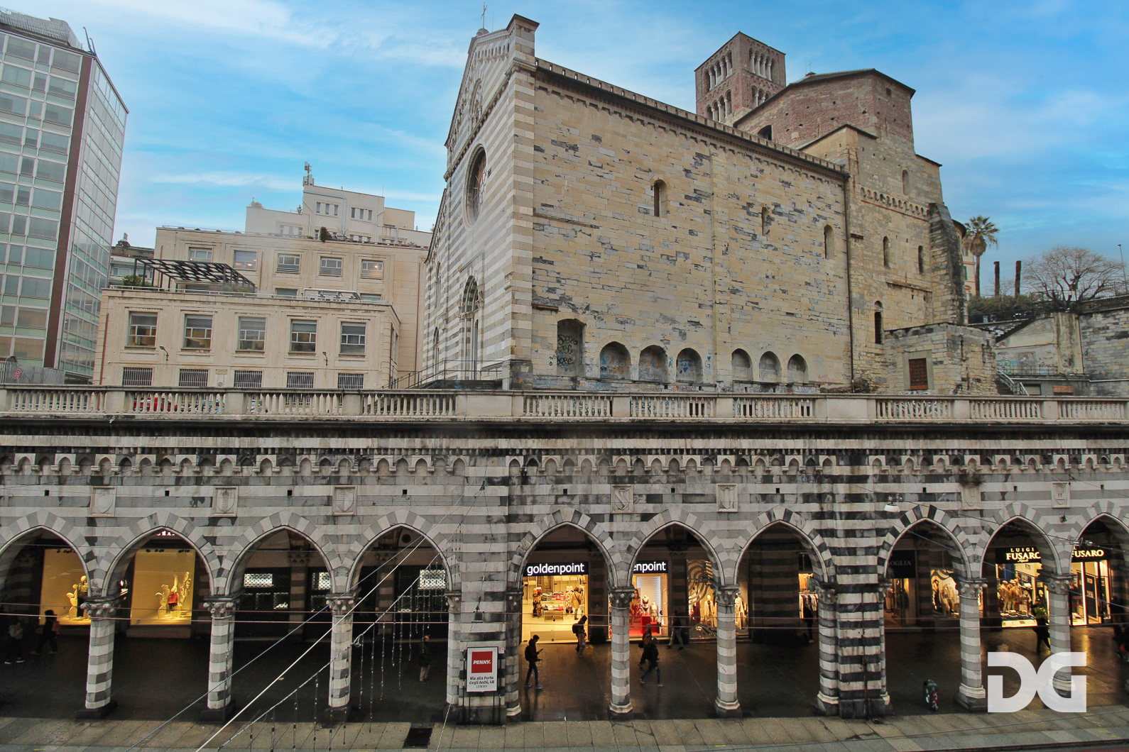 Immobiliare Del Guasta CENTRO VIA XX SETTEMBRE – UFFICIO MQ. 200 IN PERFETTO STATO 