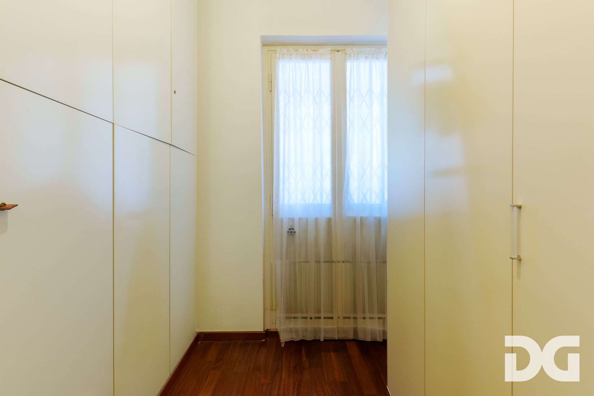 Immobiliare Del Guasta CASTELLETTO – VIA CABELLA LUMINOSISSIMI MQ. 125 SCORCIO MARE 