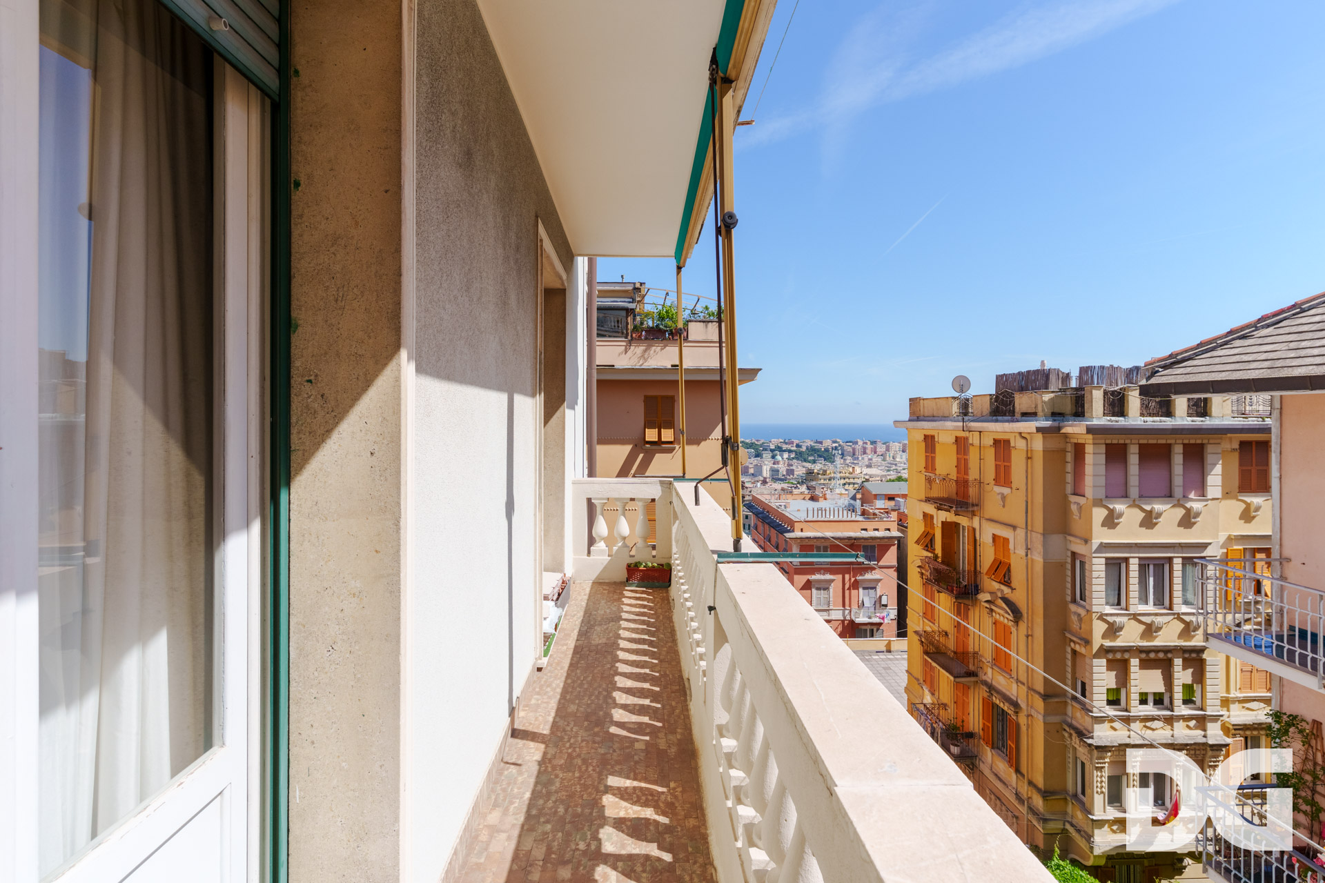 Immobiliare Del Guasta CASTELLETTO – VIA CABELLA LUMINOSISSIMI MQ. 125 SCORCIO MARE 