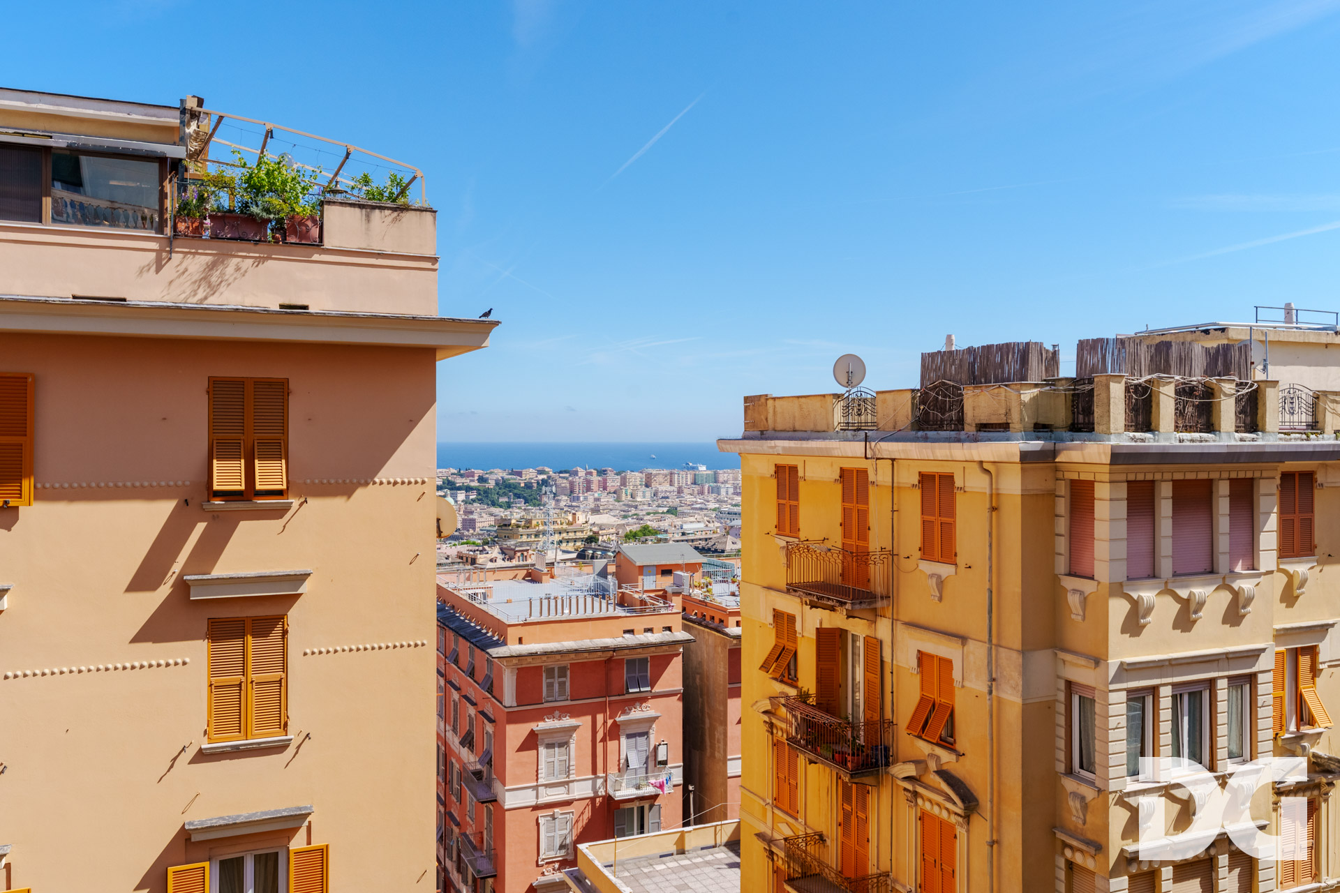 Immobiliare Del Guasta CASTELLETTO – VIA CABELLA LUMINOSISSIMI MQ. 125 SCORCIO MARE 