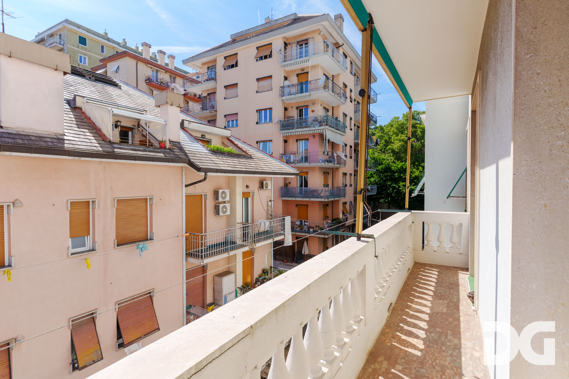 Immobiliare Del Guasta CASTELLETTO – VIA CABELLA LUMINOSISSIMI MQ. 125 SCORCIO MARE 