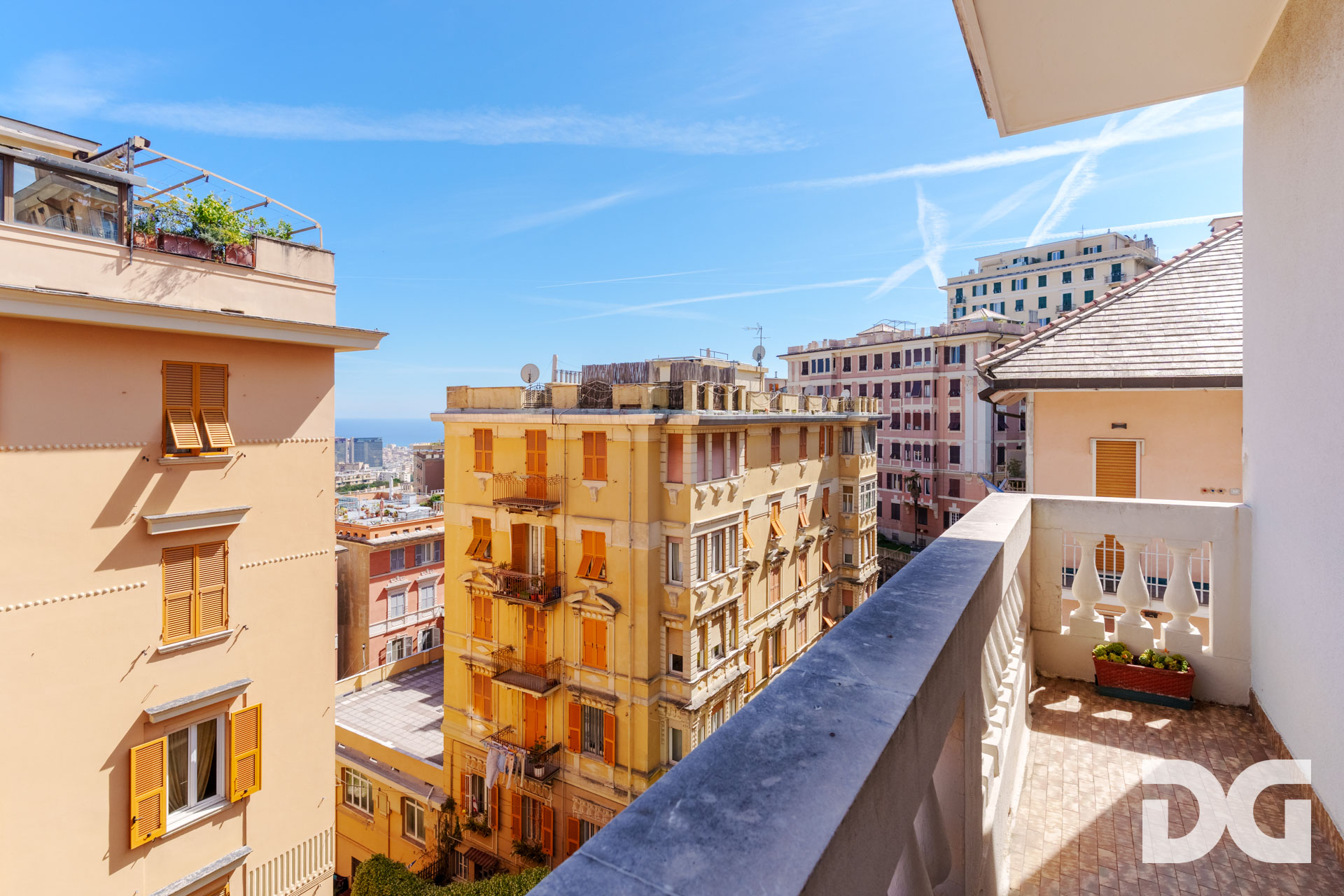 Immobiliare Del Guasta CASTELLETTO – VIA CABELLA LUMINOSISSIMI MQ. 125 SCORCIO MARE 