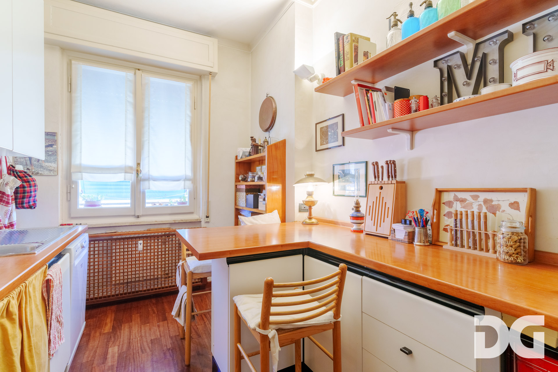 Immobiliare Del Guasta CASTELLETTO – VIA CABELLA LUMINOSISSIMI MQ. 125 SCORCIO MARE 