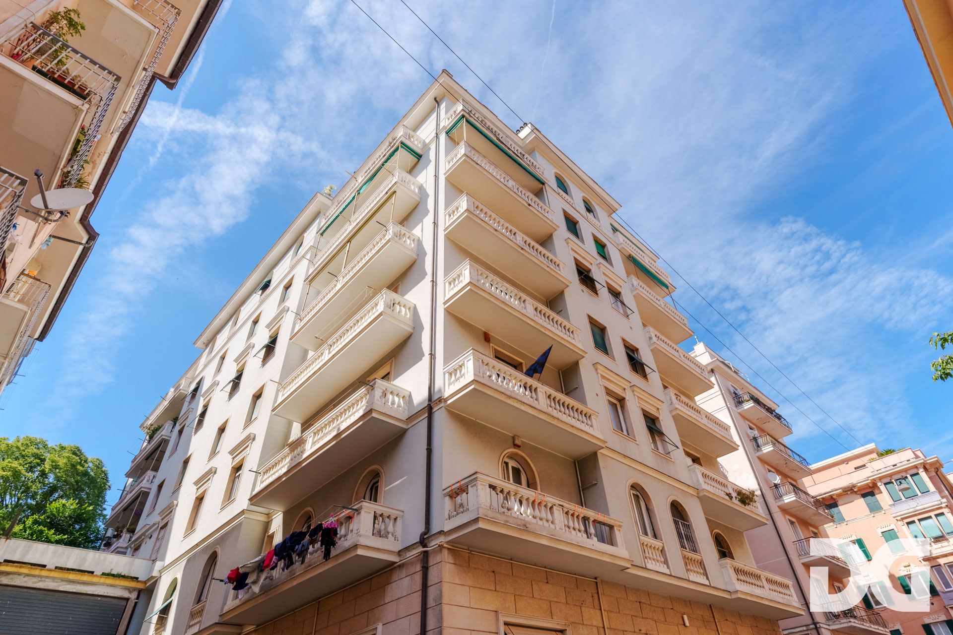 Immobiliare Del Guasta CASTELLETTO – VIA CABELLA LUMINOSISSIMI MQ. 125 SCORCIO MARE 