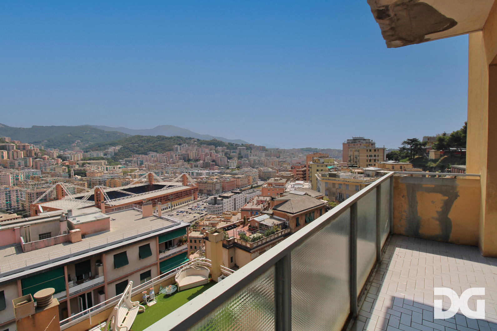 Immobiliare Del Guasta VIA MONTALDO – LUMINOSI MQ. 104 CON POSTO AUTO
