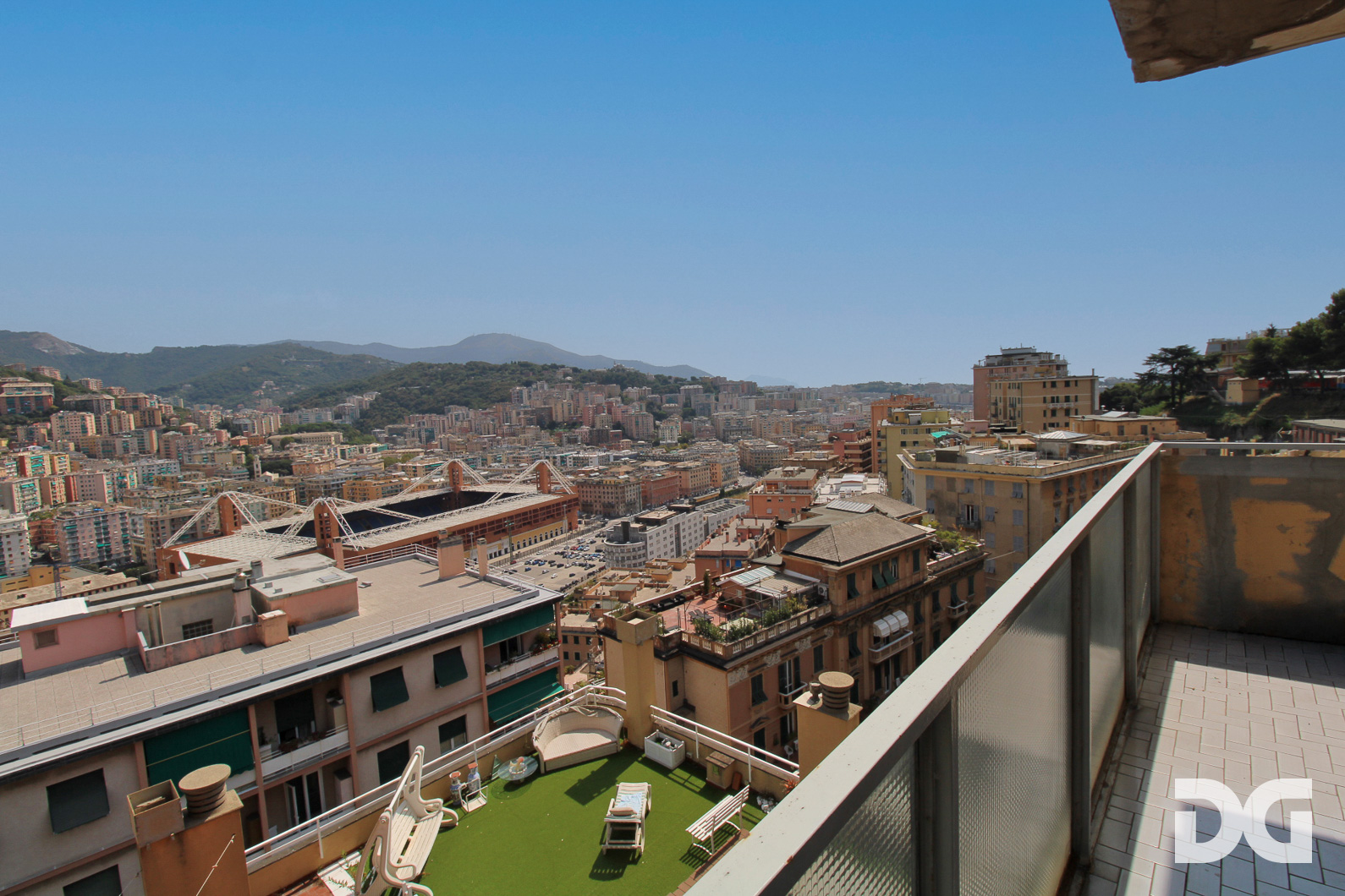Immobiliare Del Guasta VIA MONTALDO – LUMINOSI MQ. 104 CON POSTO AUTO