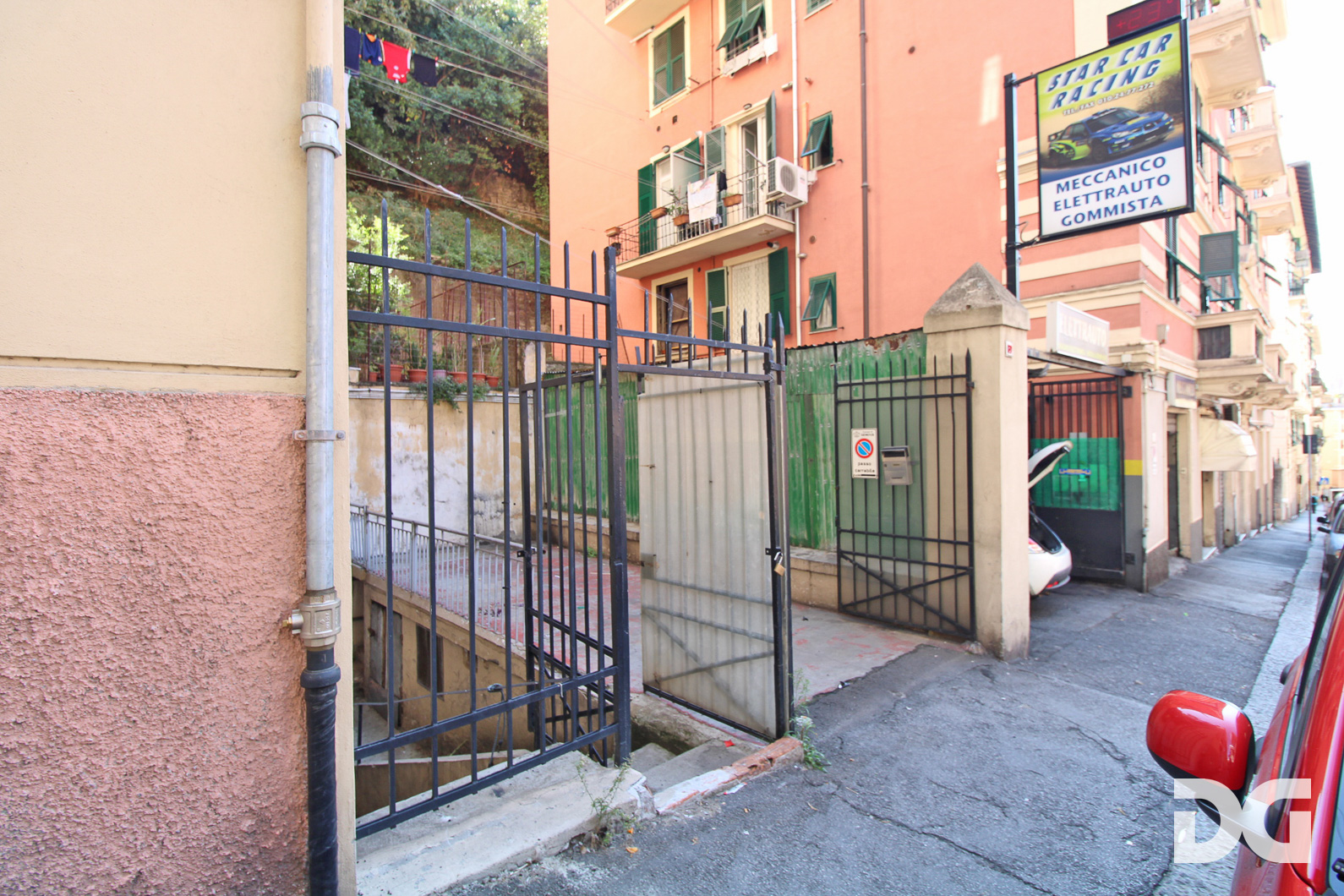 Immobiliare Del Guasta SAN TEODORO VIA VENEZIA – MAGAZZINO MQ 75 CON CORTILE CARRABILE