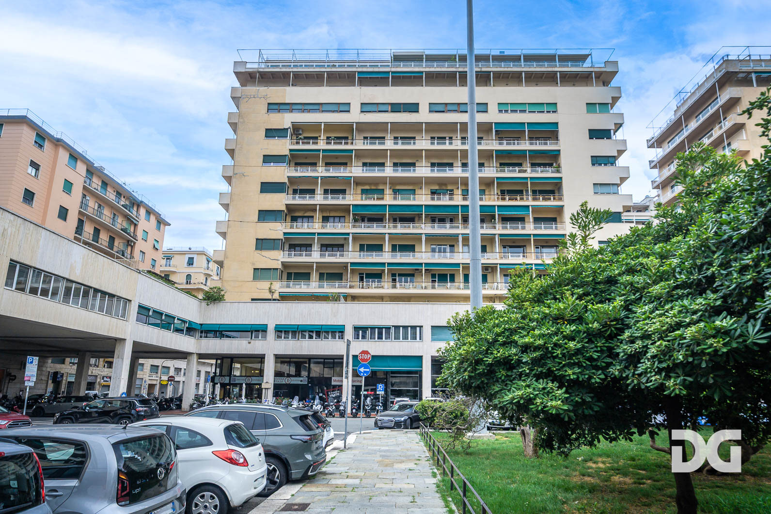 Immobiliare Del Guasta FOCE MARE - PIAZZA ROSSETTI - UFFICIO DIVISIBILE MQ. 187 