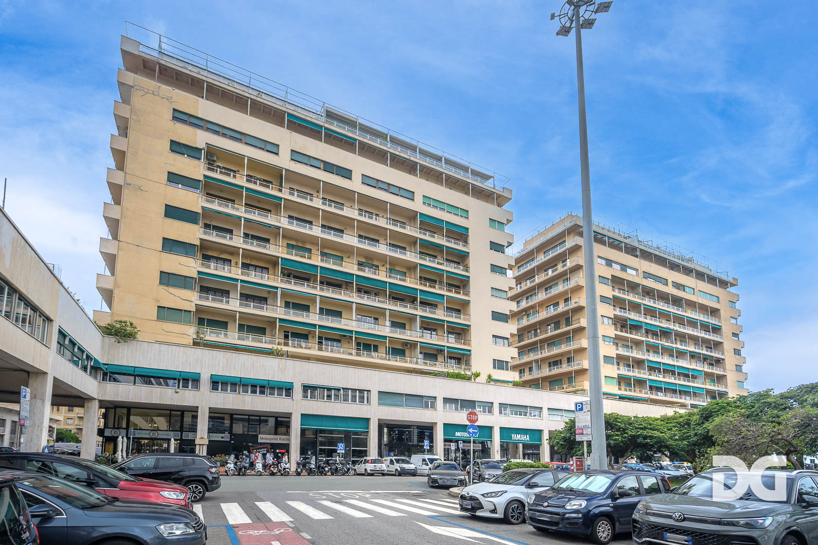 Immobiliare Del Guasta FOCE MARE - PIAZZA ROSSETTI - UFFICIO DIVISIBILE MQ. 187 