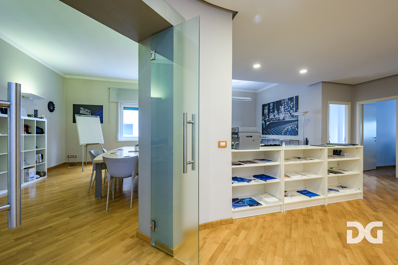 Immobiliare Del Guasta FOCE MARE - PIAZZA ROSSETTI - UFFICIO DIVISIBILE MQ. 187 